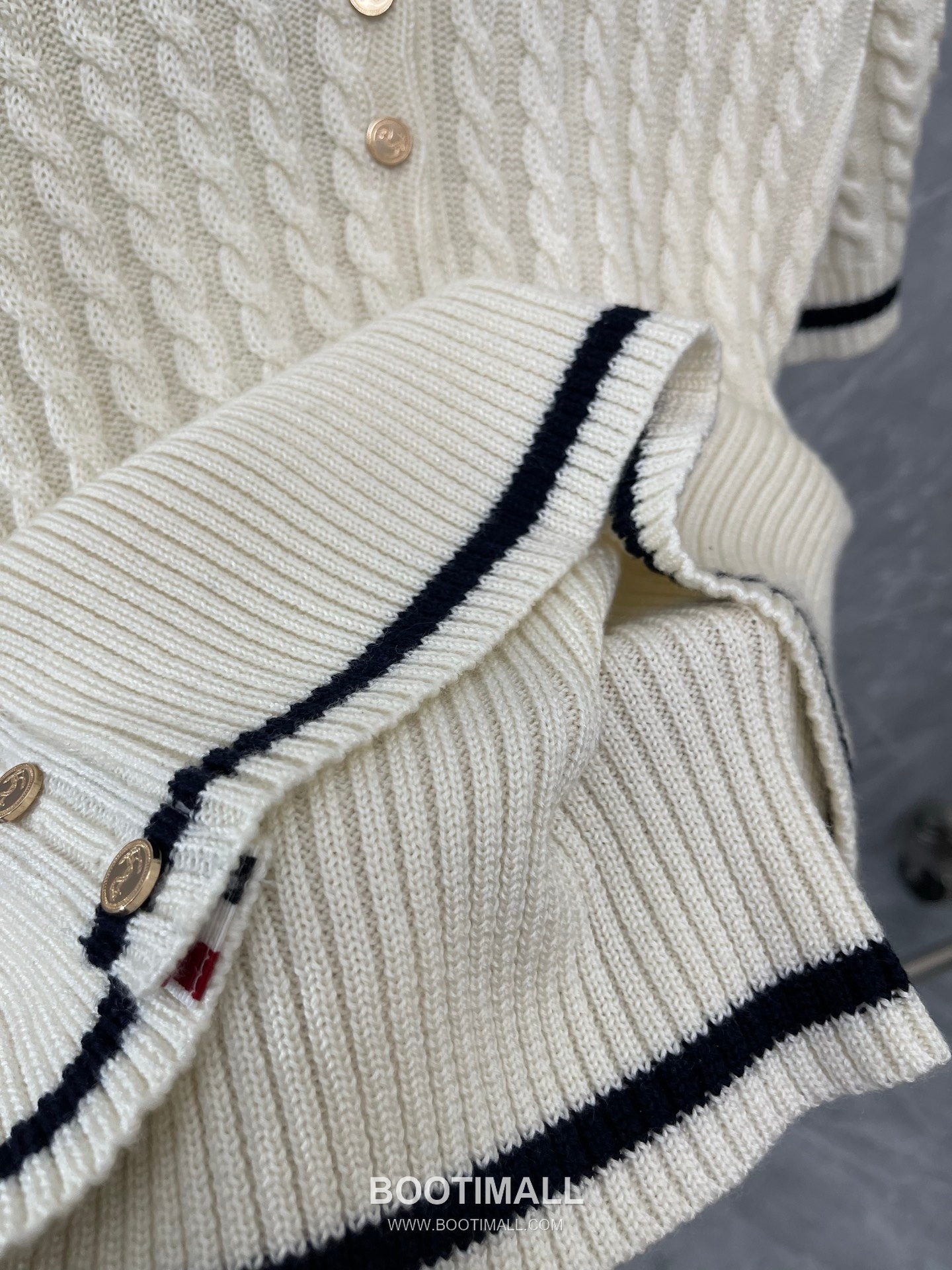 Thom Browne 2026 S/S Merino Wool Cable Knit Button Polo T-Shirt 톰브라운 2026SS 메리노 울 케이블 니트 버튼 폴로 티셔츠 15