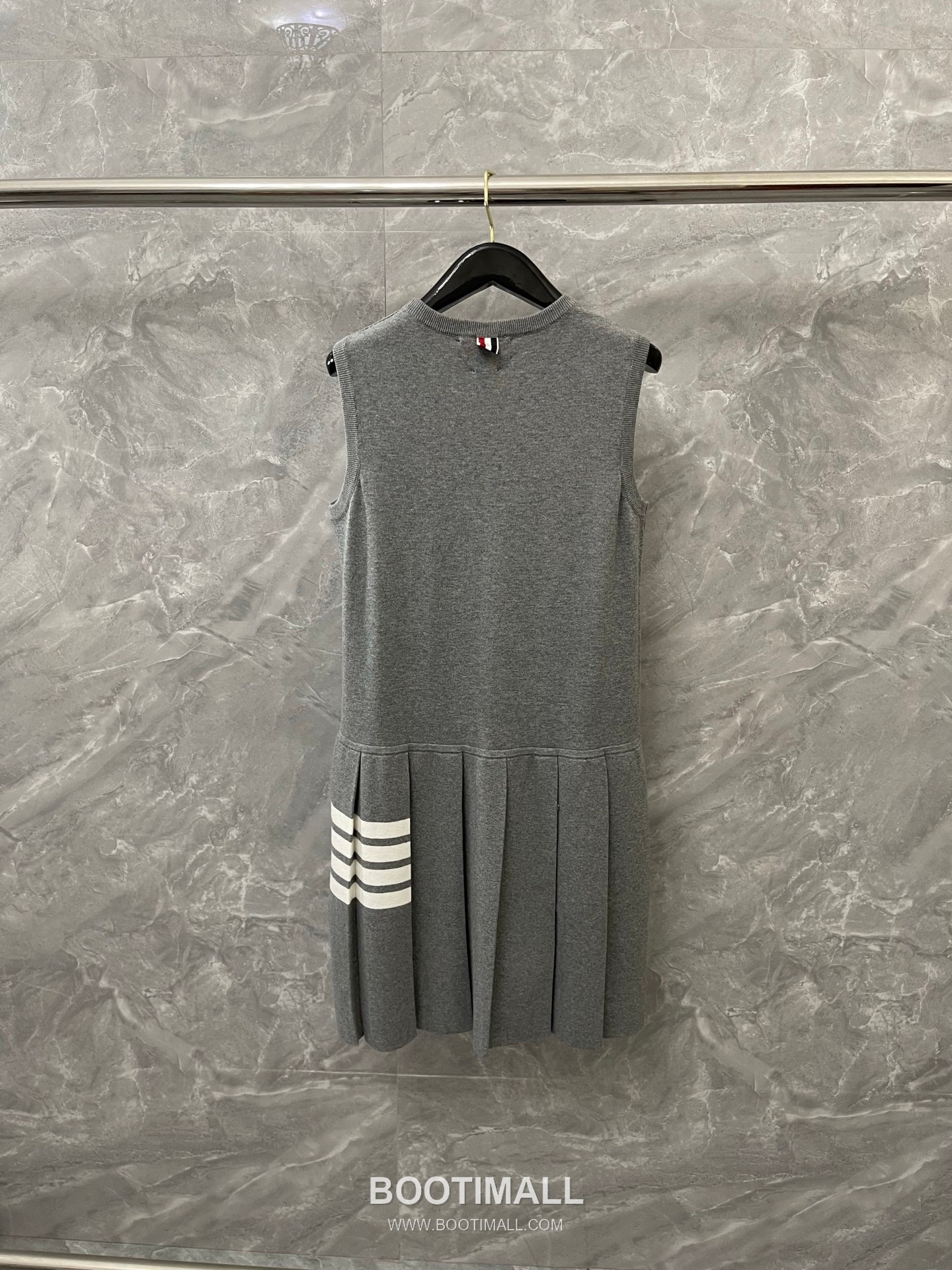 Thom Browne 2026 S/S Cotton Sleeveless Knit Logo Dress 톰브라운 2026SS 코튼 슬리브리스 니트 로고 원피스 17
