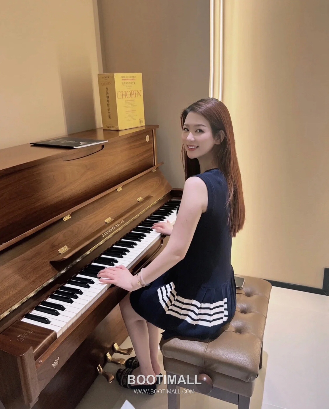 Thom Browne 2026 S/S Cotton Sleeveless Knit Logo Dress 톰브라운 2026SS 코튼 슬리브리스 니트 로고 원피스 5