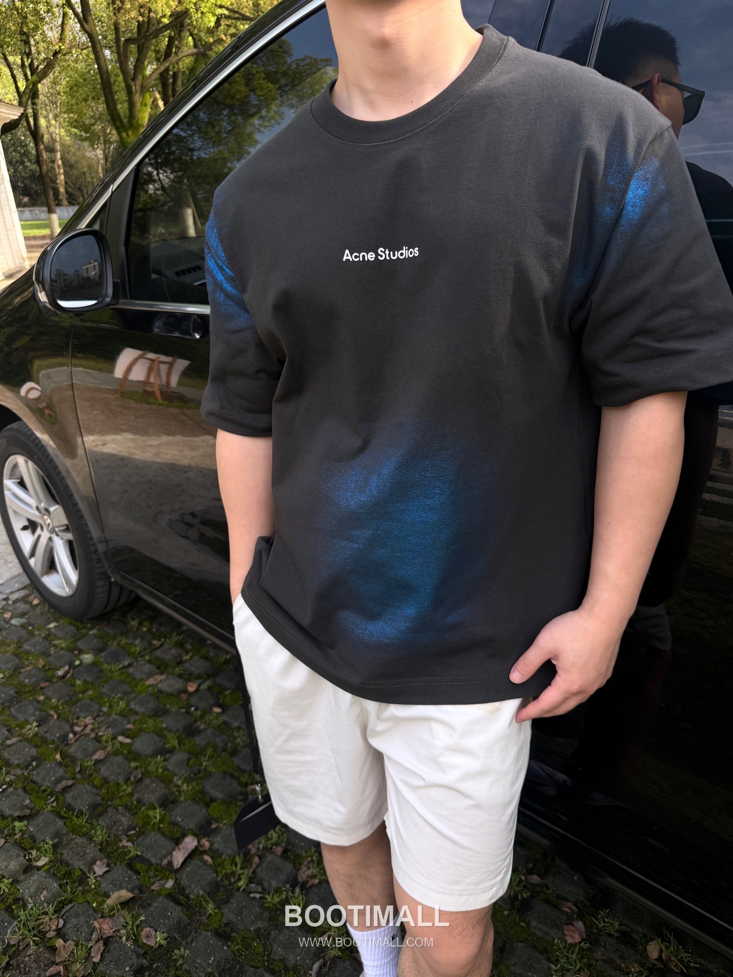 Acne Studios 2026 S/S Cotton Gradient Foil Logo Print T-Shirt 아크네스튜디오 2026SS 코튼 그라데이션 포일 로고 프린트 티셔츠 4