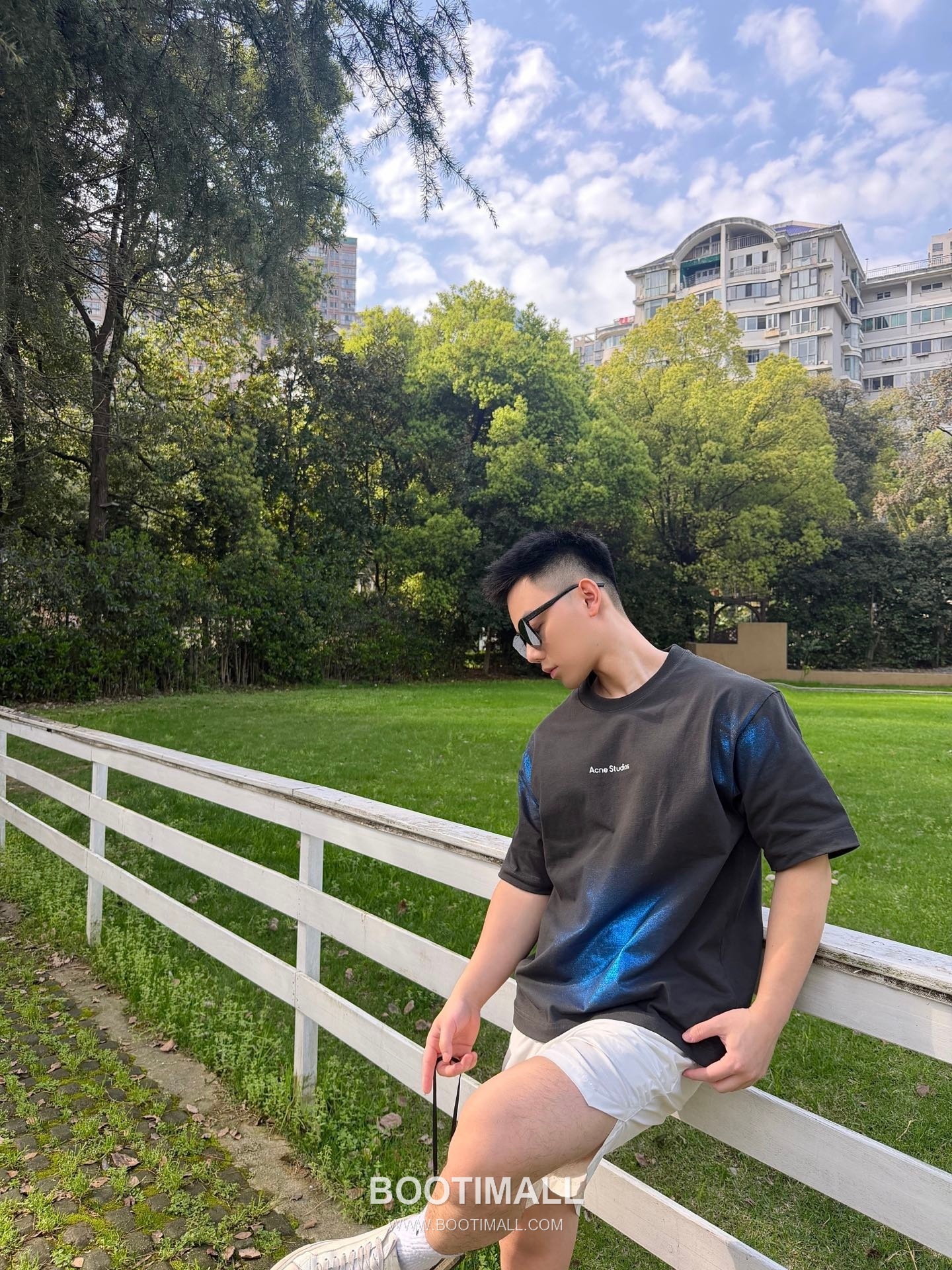 Acne Studios 2026 S/S Cotton Gradient Foil Logo Print T-Shirt 아크네스튜디오 2026SS 코튼 그라데이션 포일 로고 프린트 티셔츠 7