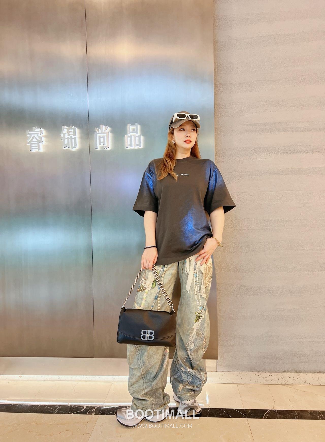 Acne Studios 2026 S/S Cotton Gradient Foil Logo Print T-Shirt 아크네스튜디오 2026SS 코튼 그라데이션 포일 로고 프린트 티셔츠 11