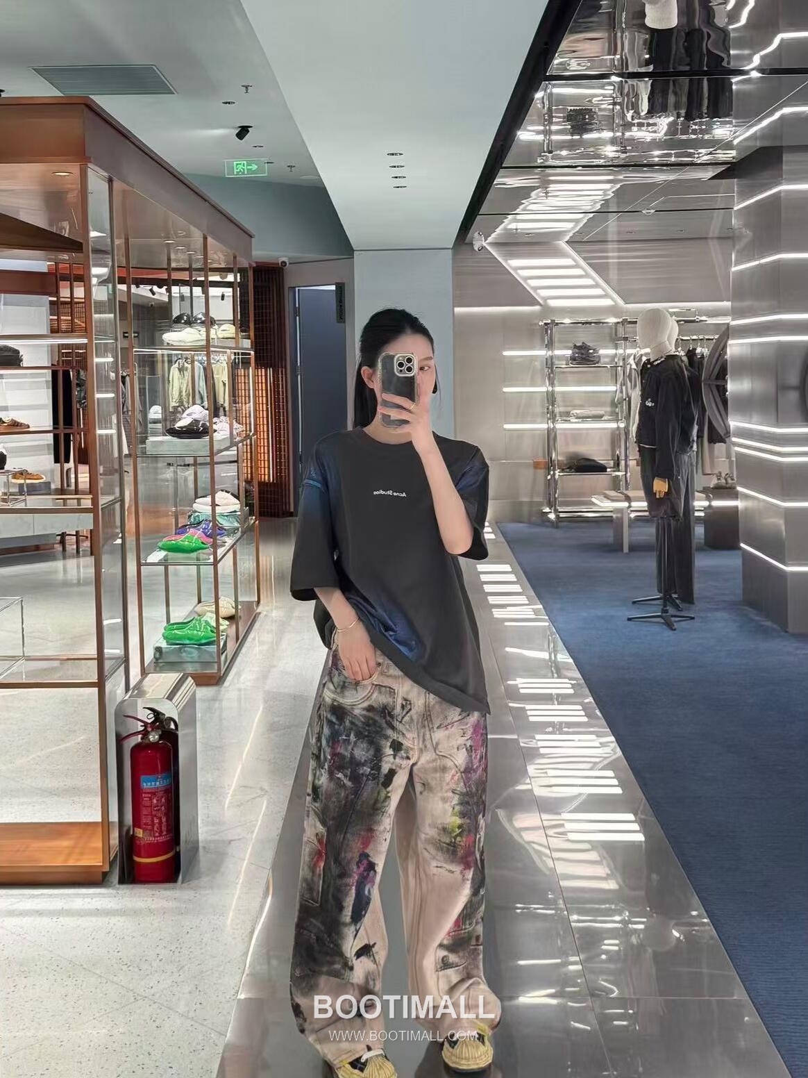 Acne Studios 2026 S/S Cotton Gradient Foil Logo Print T-Shirt 아크네스튜디오 2026SS 코튼 그라데이션 포일 로고 프린트 티셔츠 19