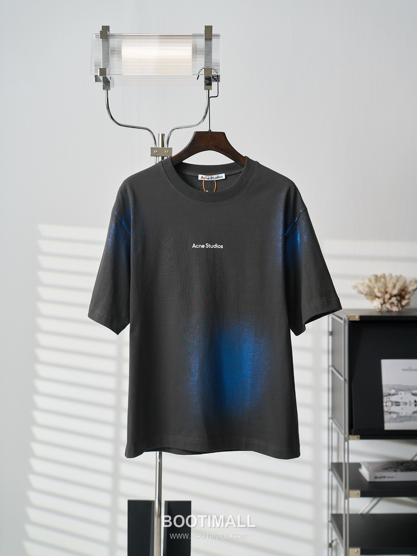 Acne Studios 2026 S/S Cotton Gradient Foil Logo Print T-Shirt 아크네스튜디오 2026SS 코튼 그라데이션 포일 로고 프린트 티셔츠 21
