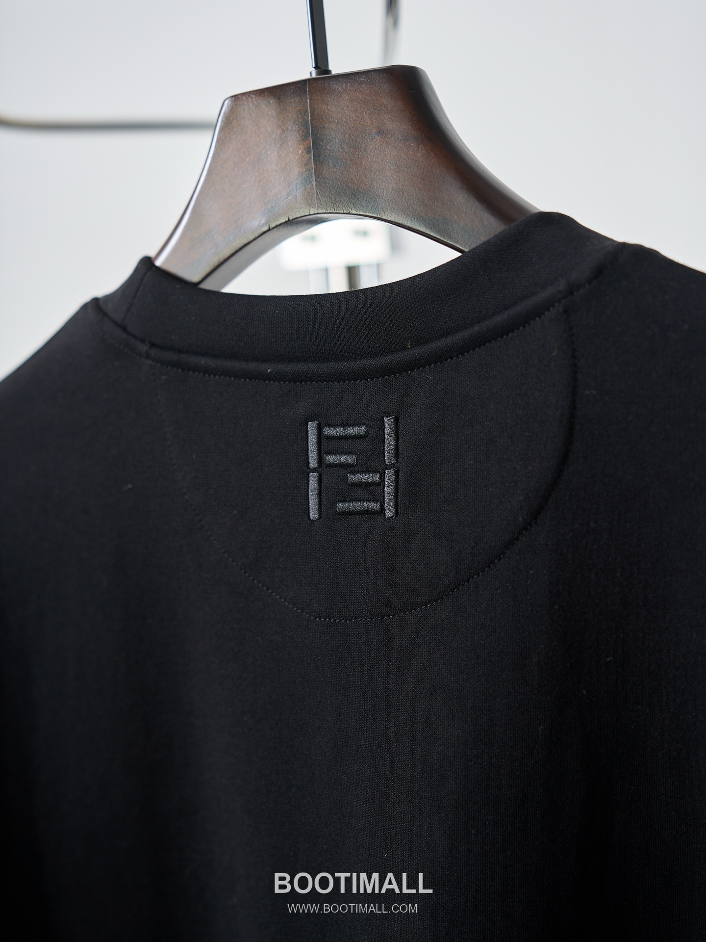 Fendi 2026 S/S Cotton Ribbon Pocket Embroidered Logo T-Shirt 펜디 2026SS 코튼 리본 포켓 자수 로고 티셔츠 18