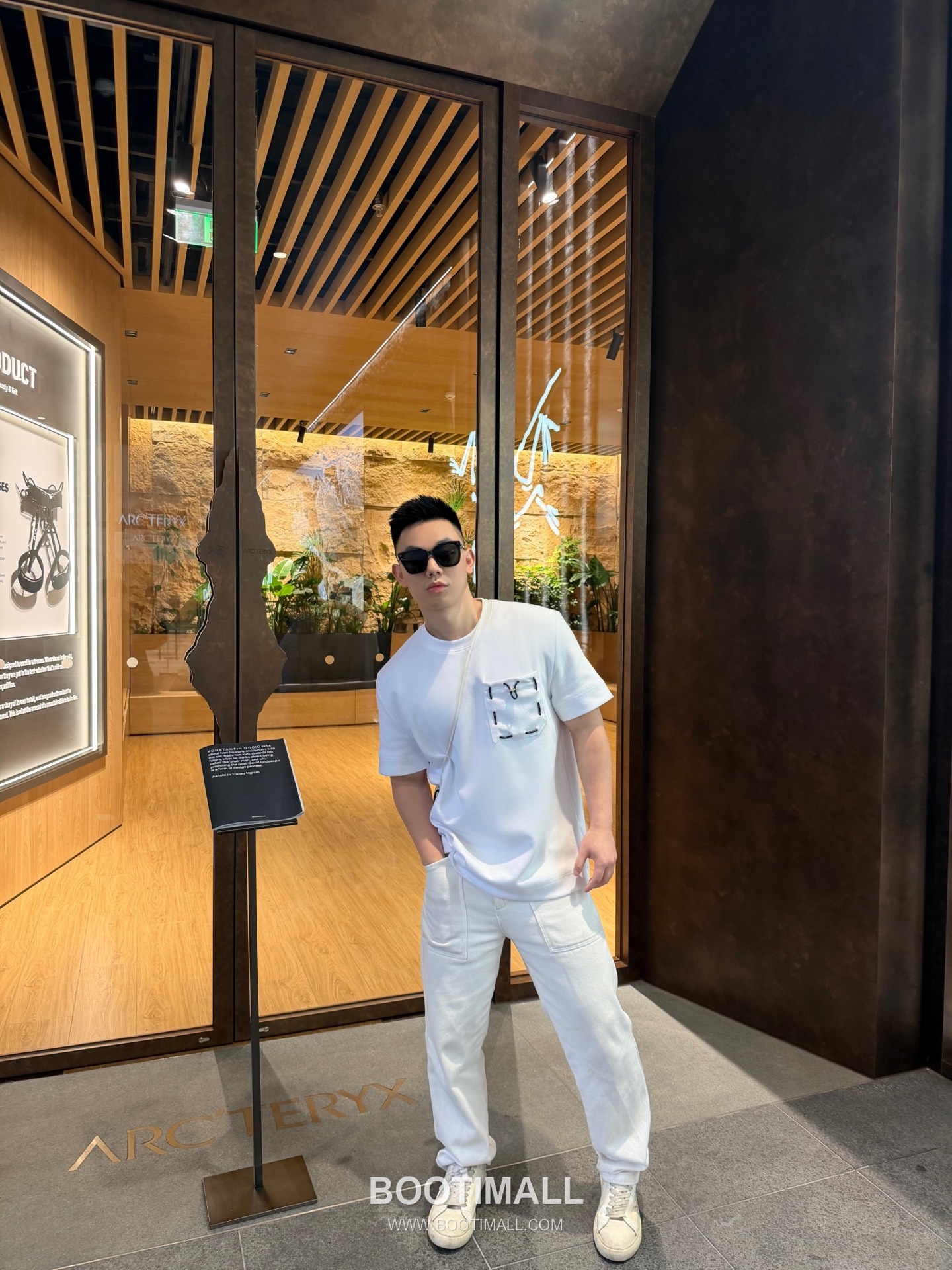 Fendi 2026 S/S Cotton Ribbon Pocket Embroidered Logo T-Shirt 펜디 2026SS 코튼 리본 포켓 자수 로고 티셔츠 1