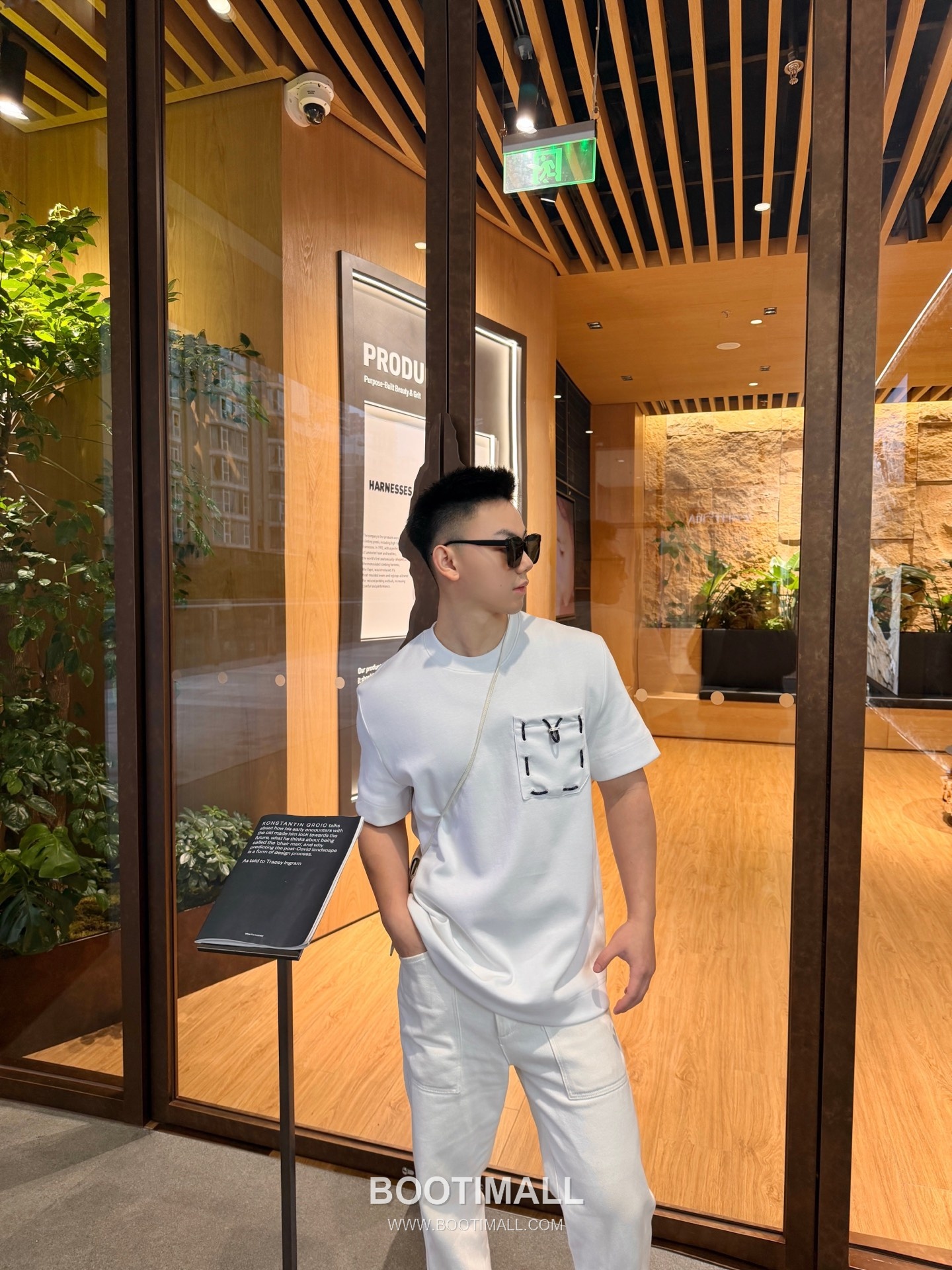 Fendi 2026 S/S Cotton Ribbon Pocket Embroidered Logo T-Shirt 펜디 2026SS 코튼 리본 포켓 자수 로고 티셔츠 3