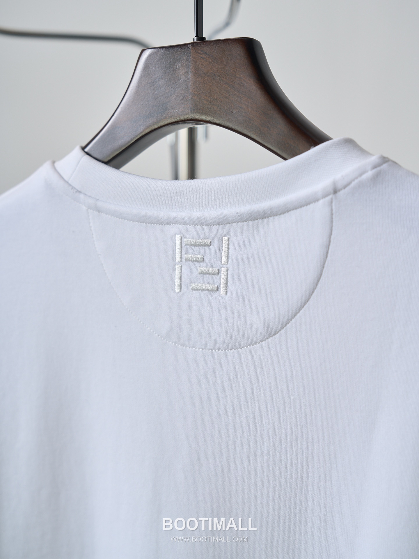 Fendi 2026 S/S Cotton Ribbon Pocket Embroidered Logo T-Shirt 펜디 2026SS 코튼 리본 포켓 자수 로고 티셔츠 19