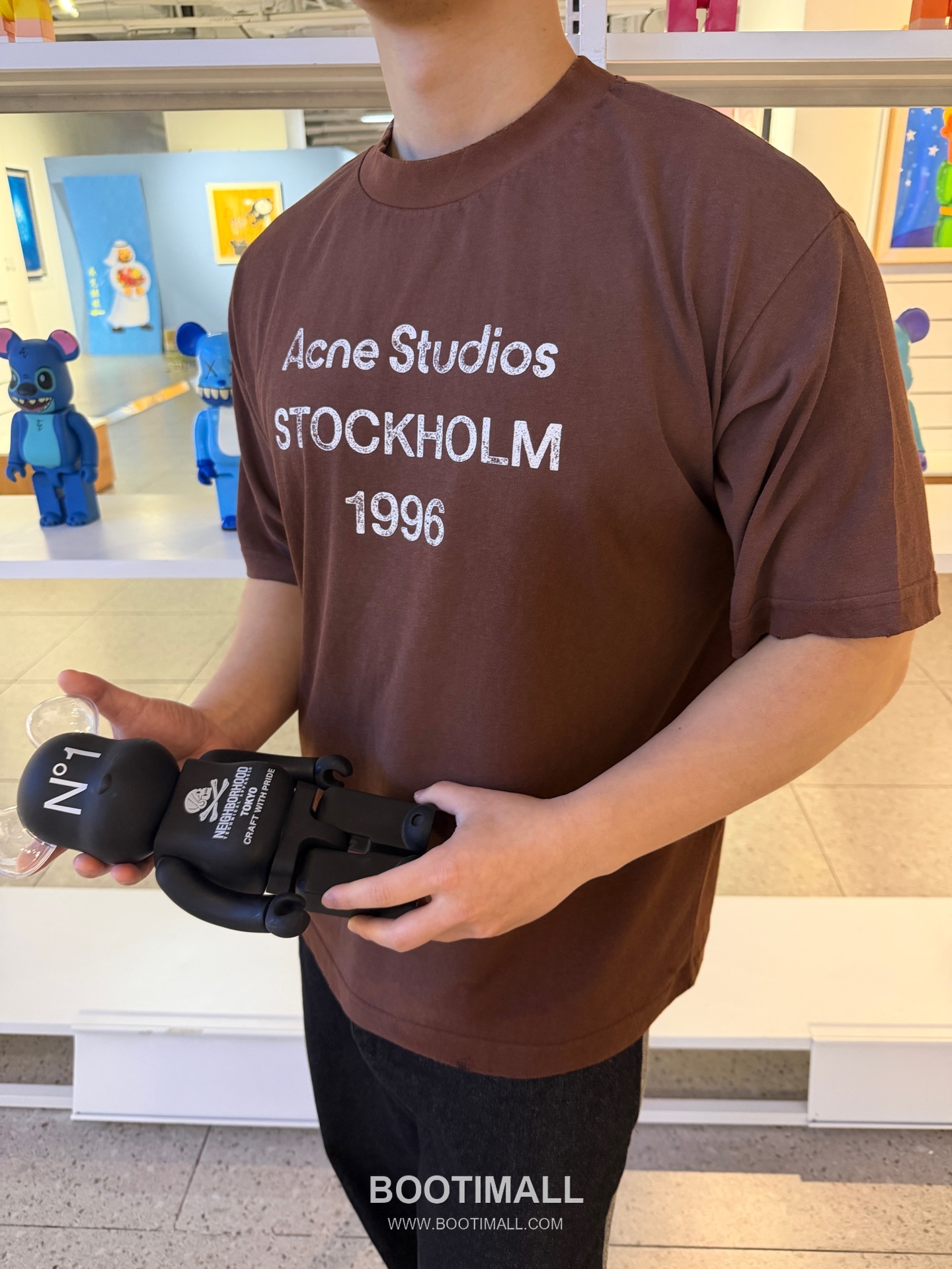 Acne Studios 2026 S/S Cotton Vintage Spray Print Logo T-Shirt 아크네스튜디오 2026SS 코튼 빈티지 스프레이 프린트 로고 티셔츠 4