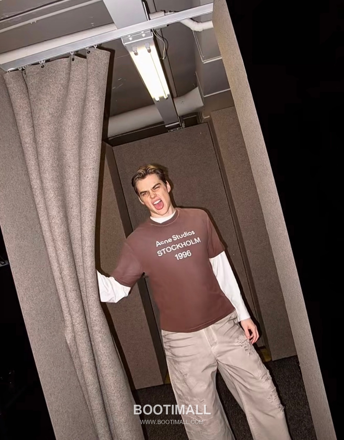 Acne Studios 2026 S/S Cotton Vintage Spray Print Logo T-Shirt 아크네스튜디오 2026SS 코튼 빈티지 스프레이 프린트 로고 티셔츠 11