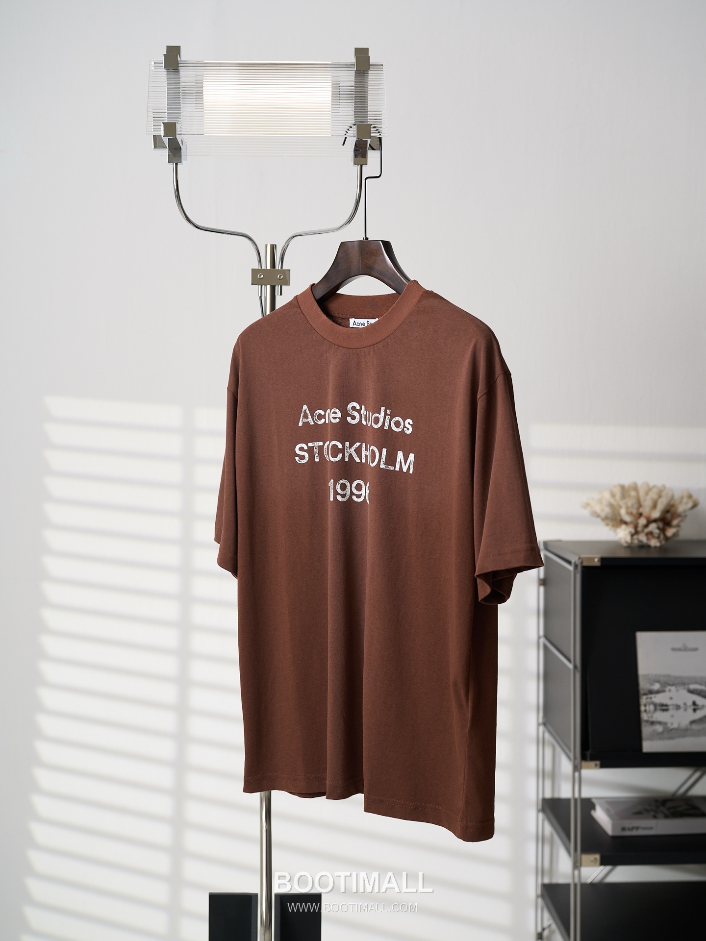 Acne Studios 2026 S/S Cotton Vintage Spray Print Logo T-Shirt 아크네스튜디오 2026SS 코튼 빈티지 스프레이 프린트 로고 티셔츠 23