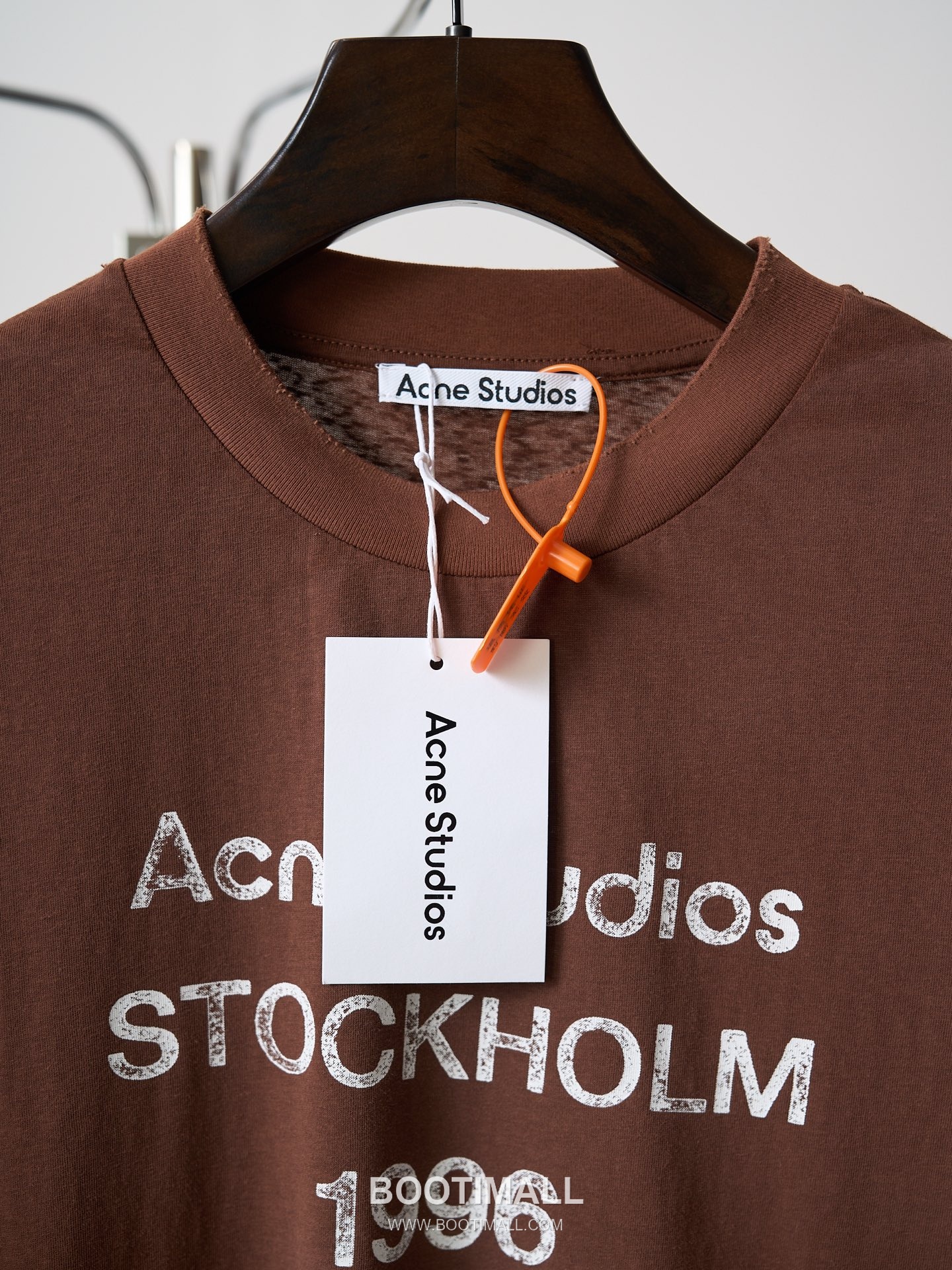 Acne Studios 2026 S/S Cotton Vintage Spray Print Logo T-Shirt 아크네스튜디오 2026SS 코튼 빈티지 스프레이 프린트 로고 티셔츠 24