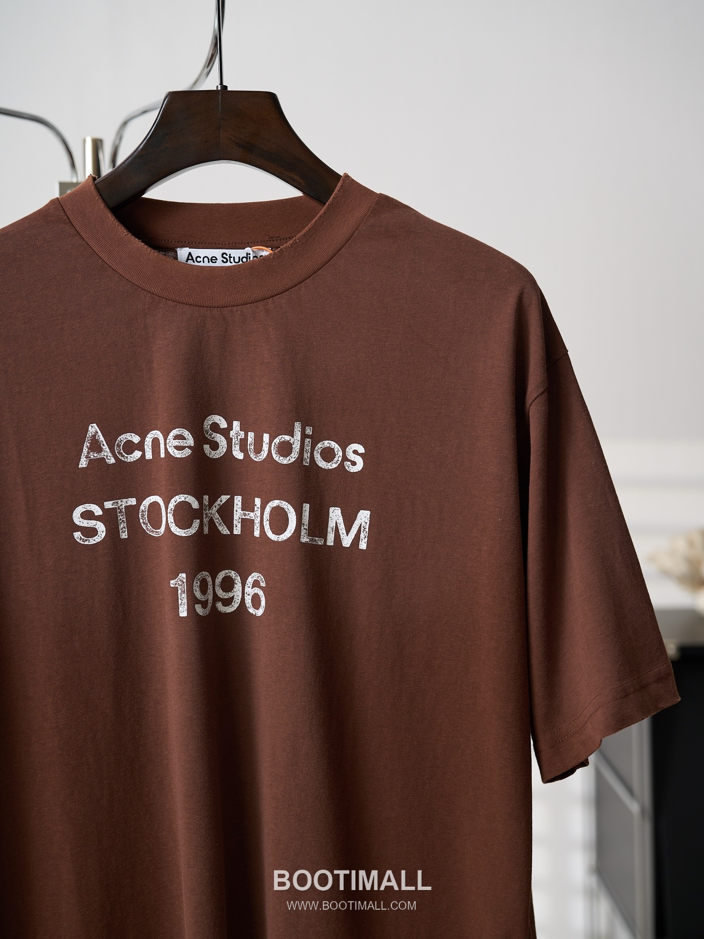 Acne Studios 2026 S/S Cotton Vintage Spray Print Logo T-Shirt 아크네스튜디오 2026SS 코튼 빈티지 스프레이 프린트 로고 티셔츠 25