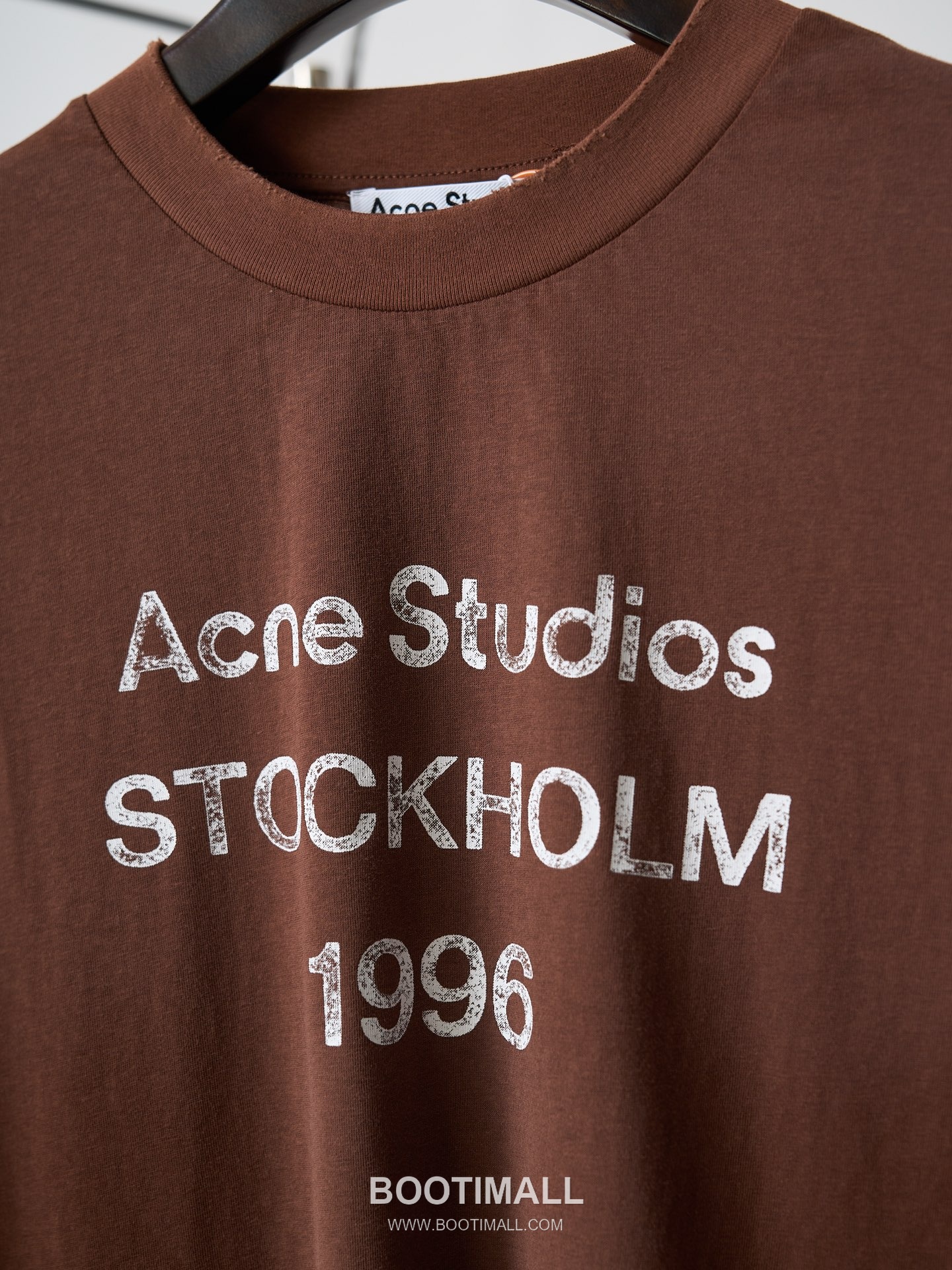 Acne Studios 2026 S/S Cotton Vintage Spray Print Logo T-Shirt 아크네스튜디오 2026SS 코튼 빈티지 스프레이 프린트 로고 티셔츠 26
