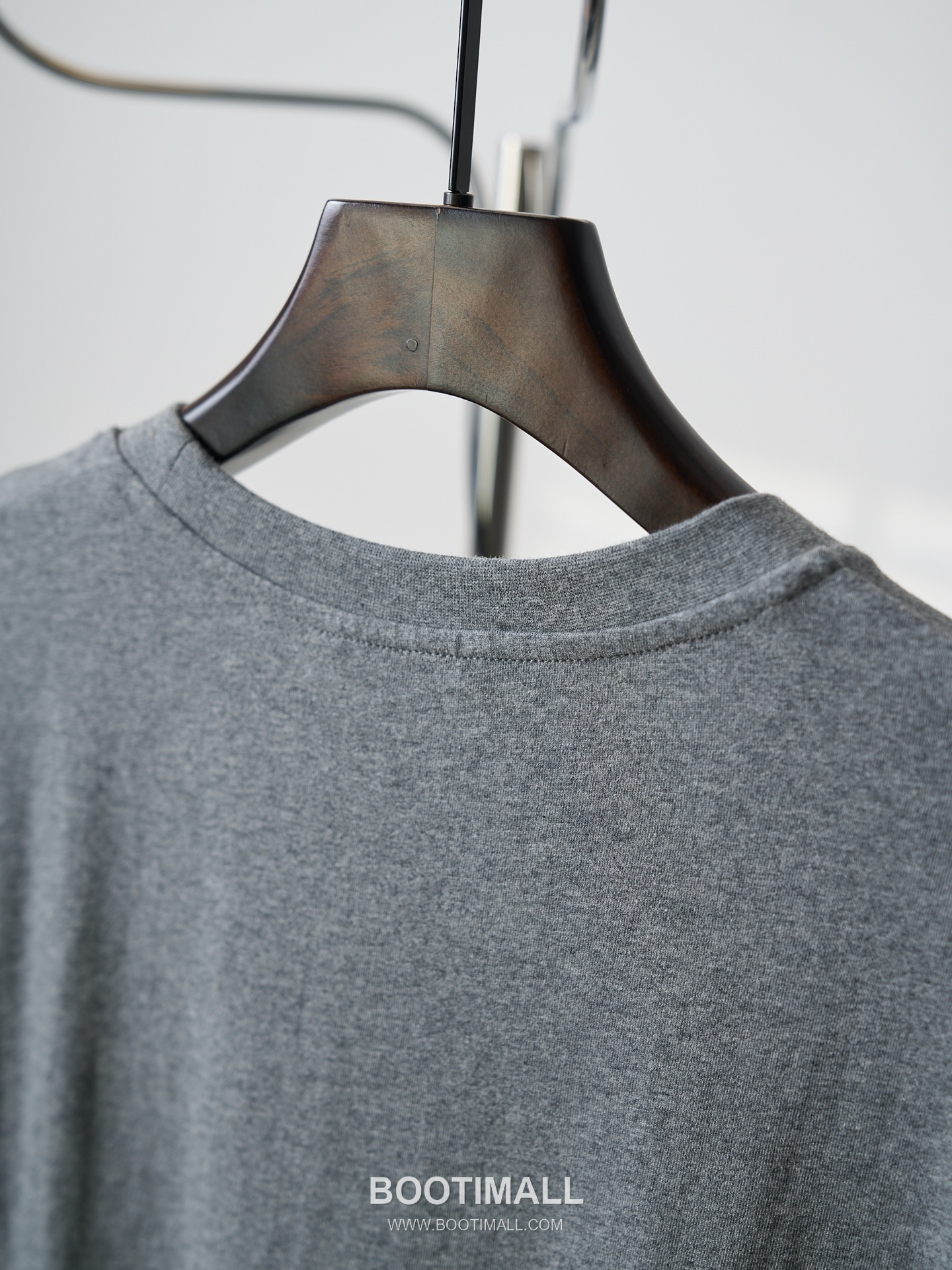 Louis Vuitton 2026 S/S Cotton Iris Print Logo T-Shirt 루이비통 2026SS 코튼 아이리스 플라워 프린트 로고 티셔츠 8