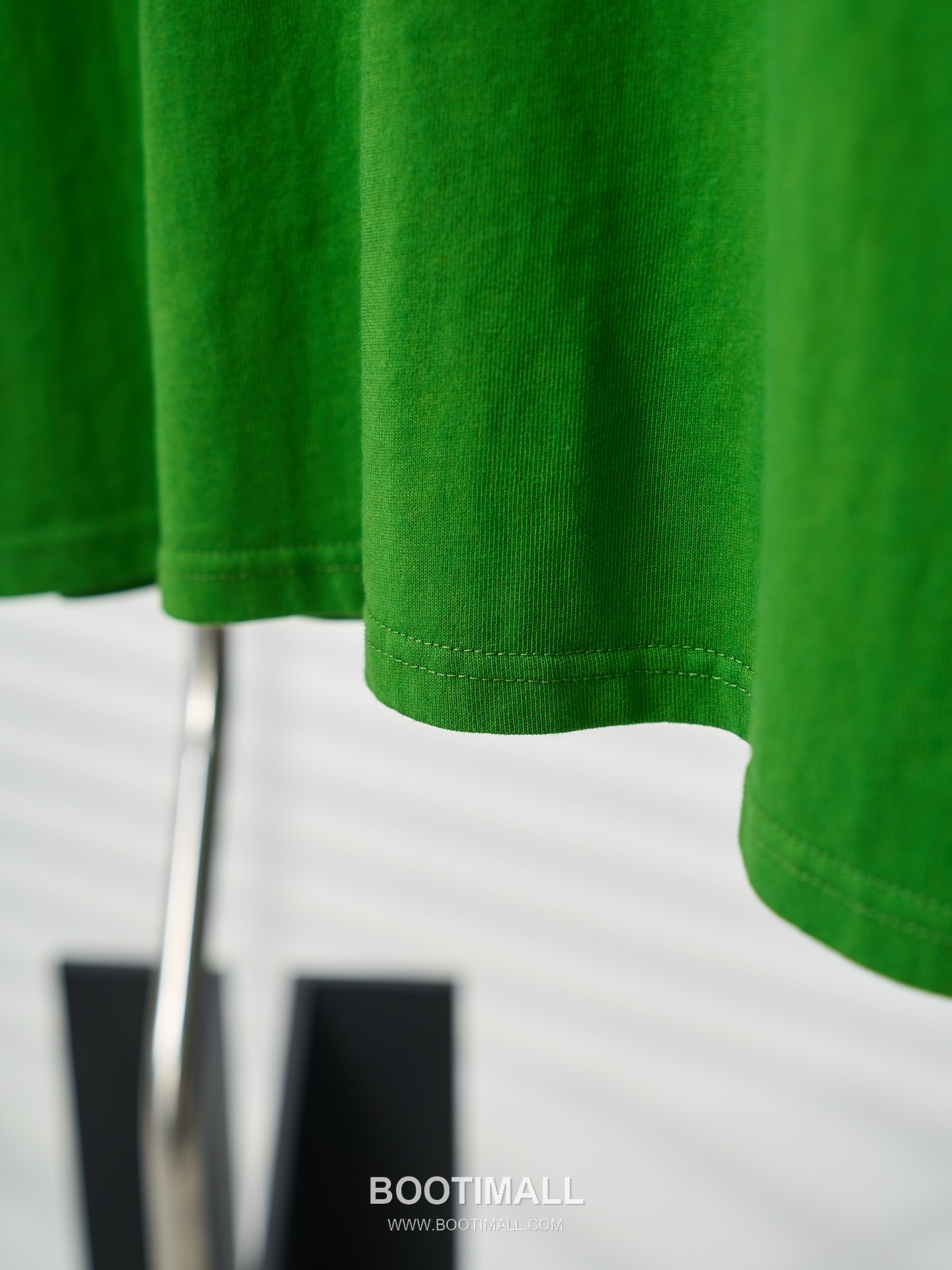 Prada 2026 S/S Cotton Triangle Logo Embroidered T-Shirt 프라다 2026SS 코튼 트라이앵글 로고 자수 티셔츠 10