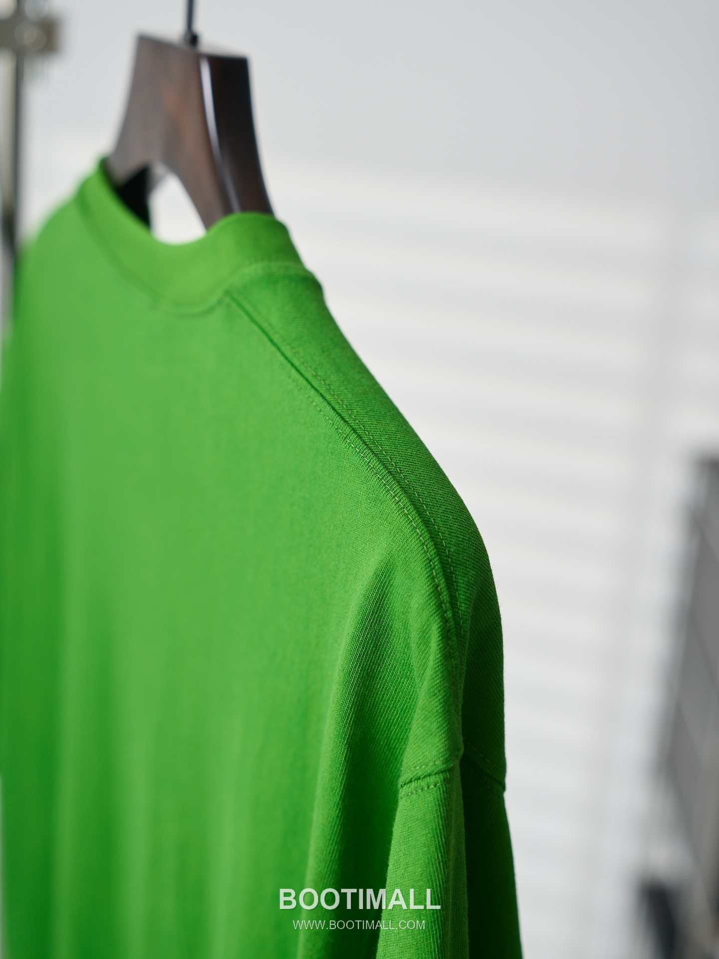 Prada 2026 S/S Cotton Triangle Logo Embroidered T-Shirt 프라다 2026SS 코튼 트라이앵글 로고 자수 티셔츠 11