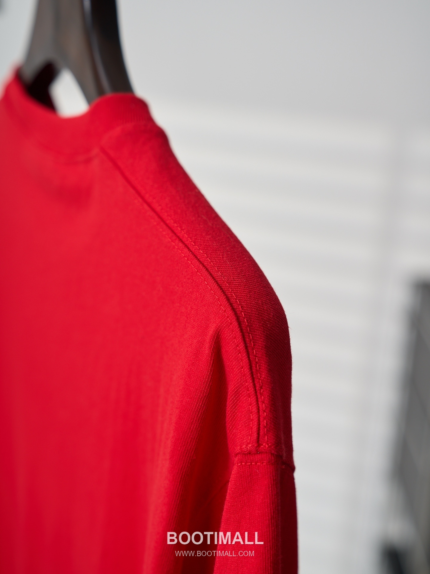 Prada 2026 S/S Cotton Triangle Logo Embroidered T-Shirt 프라다 2026SS 코튼 트라이앵글 로고 자수 티셔츠 12