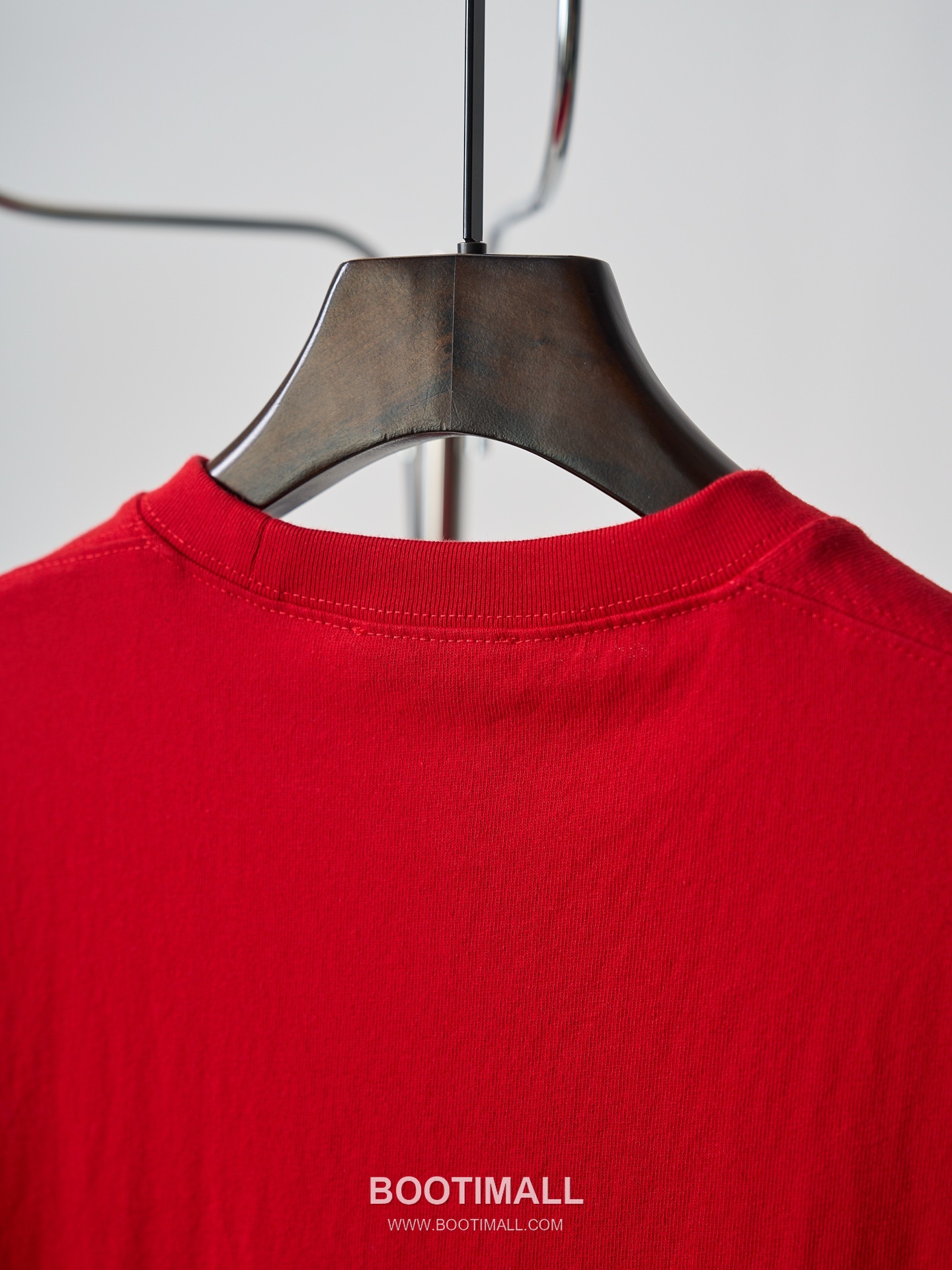 Prada 2026 S/S Cotton Triangle Logo Embroidered T-Shirt 프라다 2026SS 코튼 트라이앵글 로고 자수 티셔츠 13