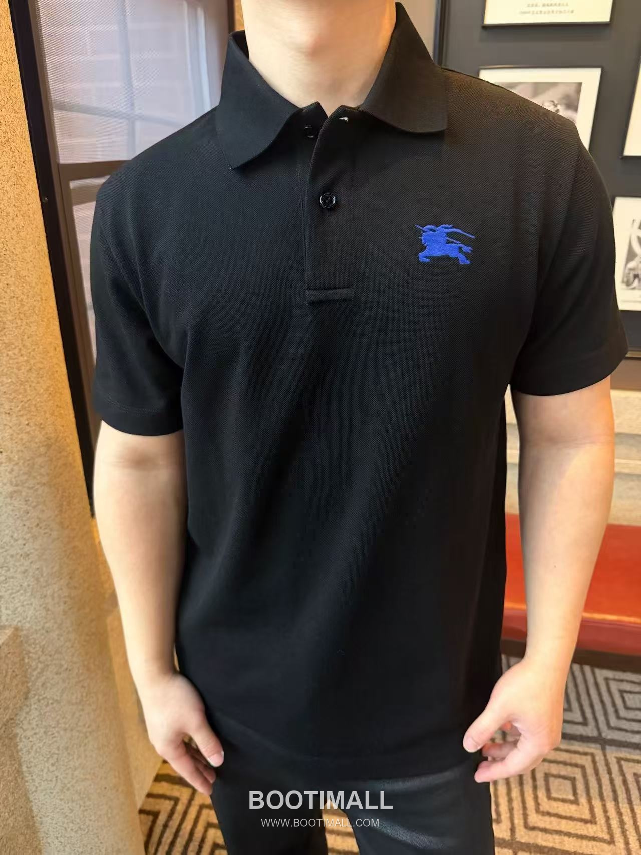 Burberry 2026 S/S Cotton Piqué Embroidered Equestrian Polo T-Shirt 버버리 2026SS 코튼 피케 자수 승마 로고 폴로 티셔츠 1