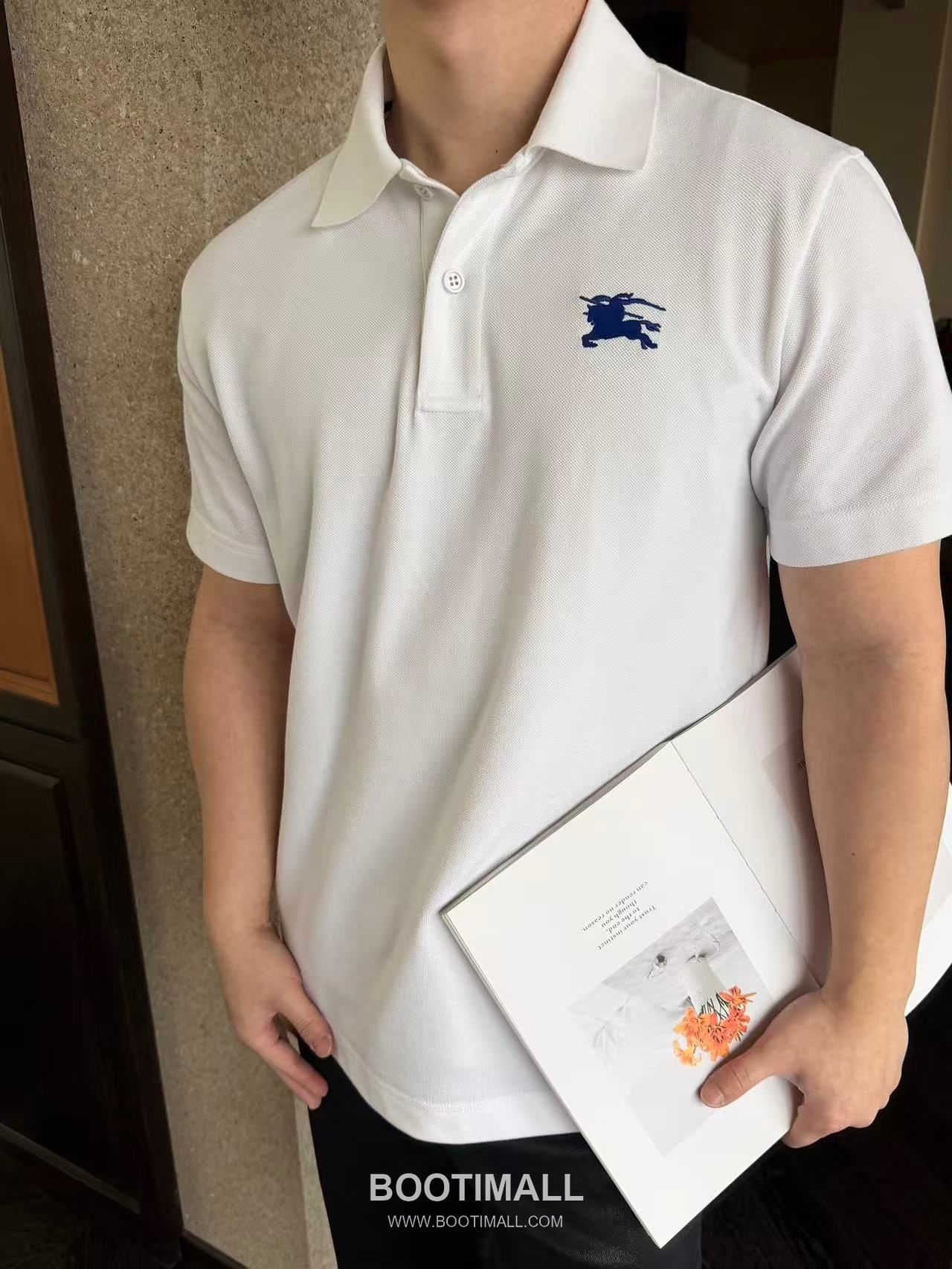 Burberry 2026 S/S Cotton Piqué Embroidered Equestrian Polo T-Shirt 버버리 2026SS 코튼 피케 자수 승마 로고 폴로 티셔츠 1