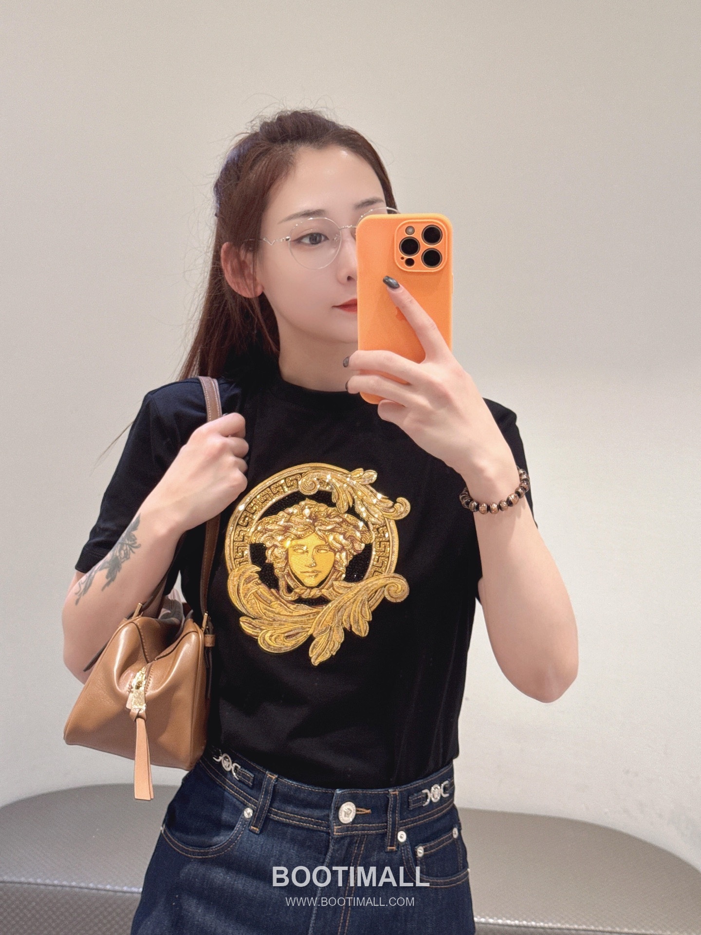 Versace 2026 S/S Cotton Medusa Crystal Embellished Embroidered T-Shirt 베르사체 2026SS 코튼 메두사 크리스탈 자수 티셔츠 10