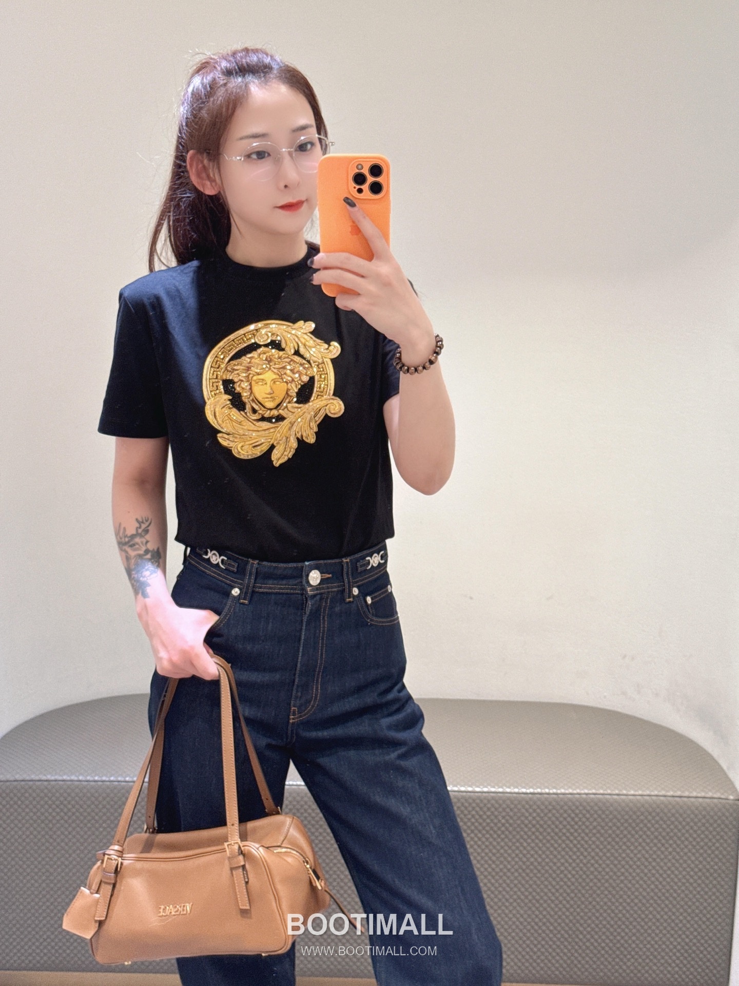 Versace 2026 S/S Cotton Medusa Crystal Embellished Embroidered T-Shirt 베르사체 2026SS 코튼 메두사 크리스탈 자수 티셔츠 11