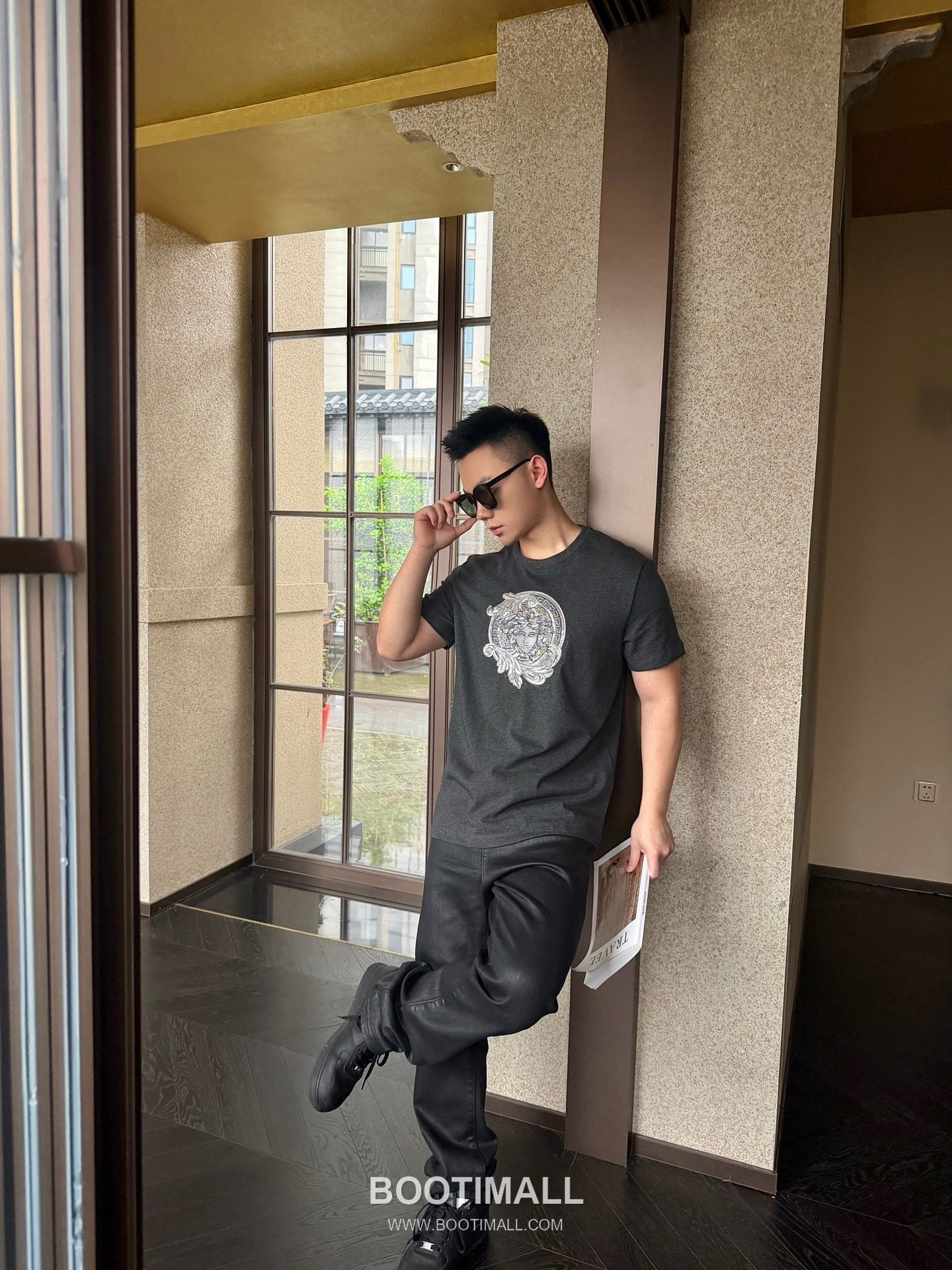 Versace 2026 S/S Cotton Medusa Crystal Embellished Embroidered T-Shirt 베르사체 2026SS 코튼 메두사 크리스탈 자수 티셔츠 6