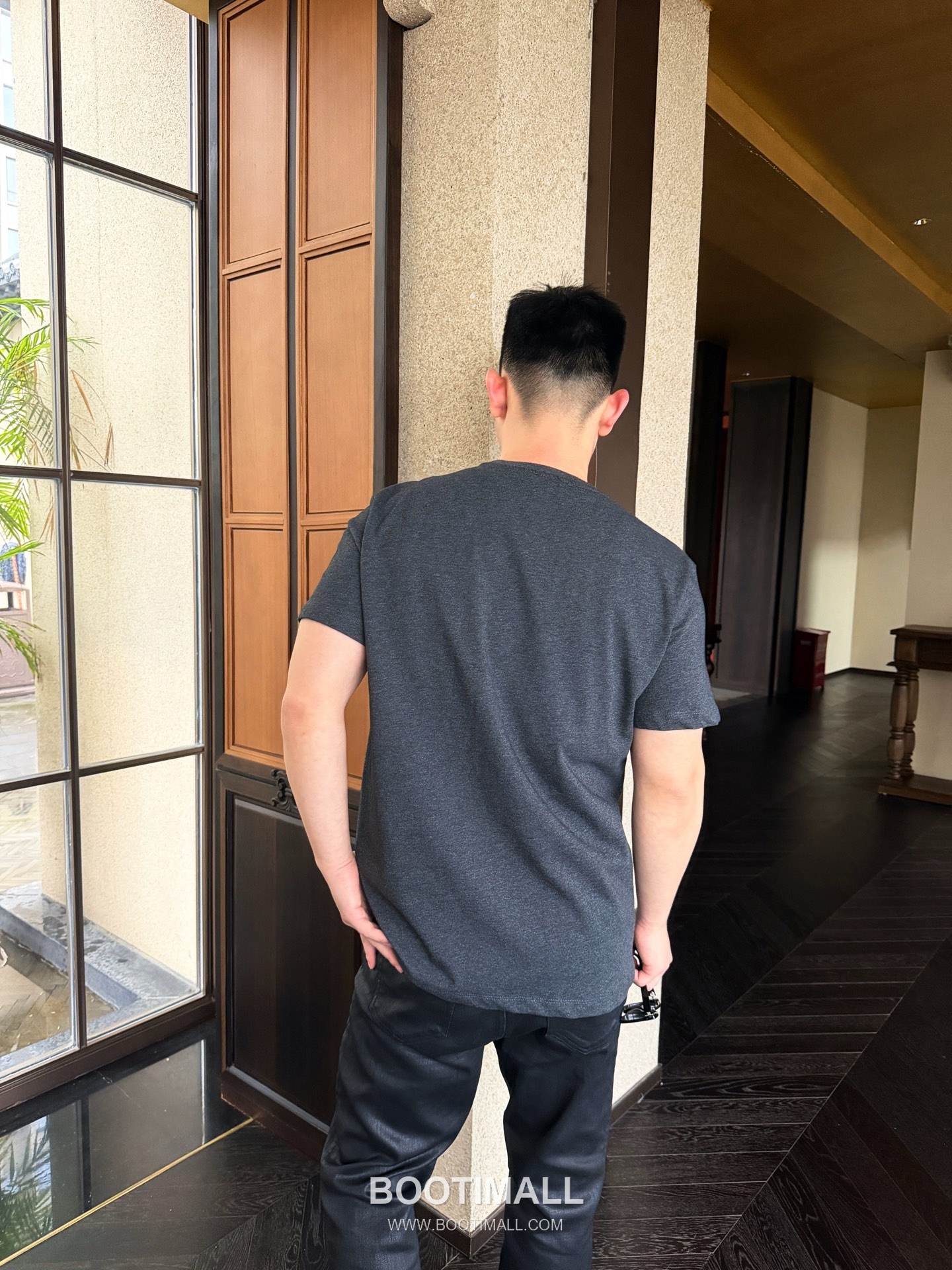 Versace 2026 S/S Cotton Medusa Crystal Embellished Embroidered T-Shirt 베르사체 2026SS 코튼 메두사 크리스탈 자수 티셔츠 8