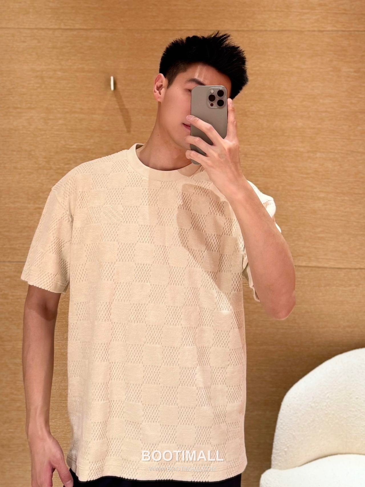 Louis Vuitton 2026 S/S Cotton Damier Jacquard Embroidered T-Shirt 루이비통 2026SS 코튼 다미에 자카드 자수 티셔츠 4