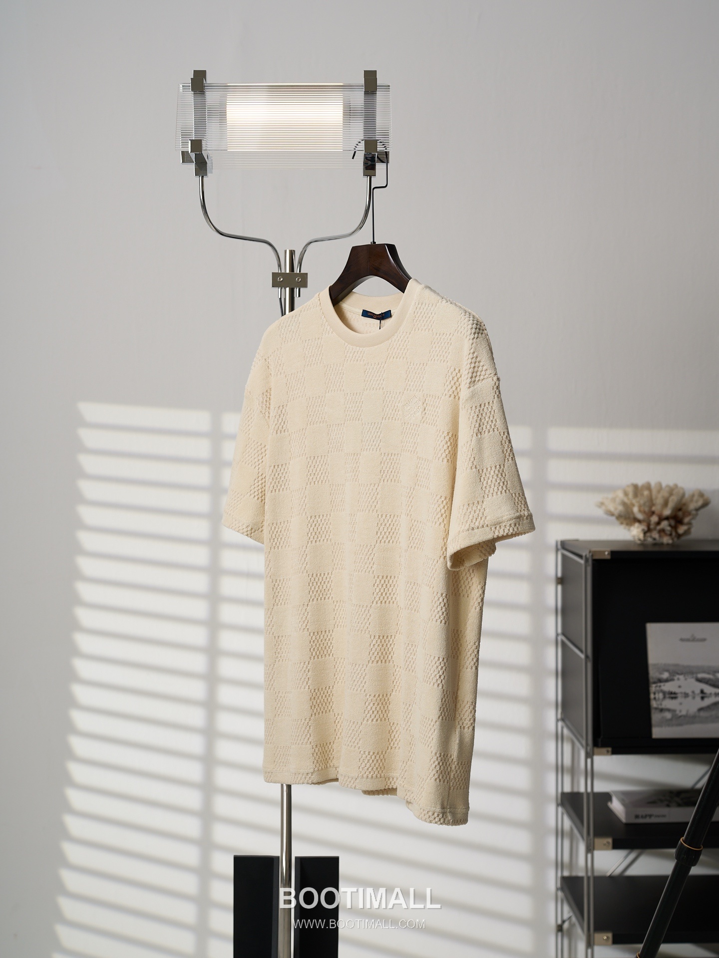 Louis Vuitton 2026 S/S Cotton Damier Jacquard Embroidered T-Shirt 루이비통 2026SS 코튼 다미에 자카드 자수 티셔츠 14