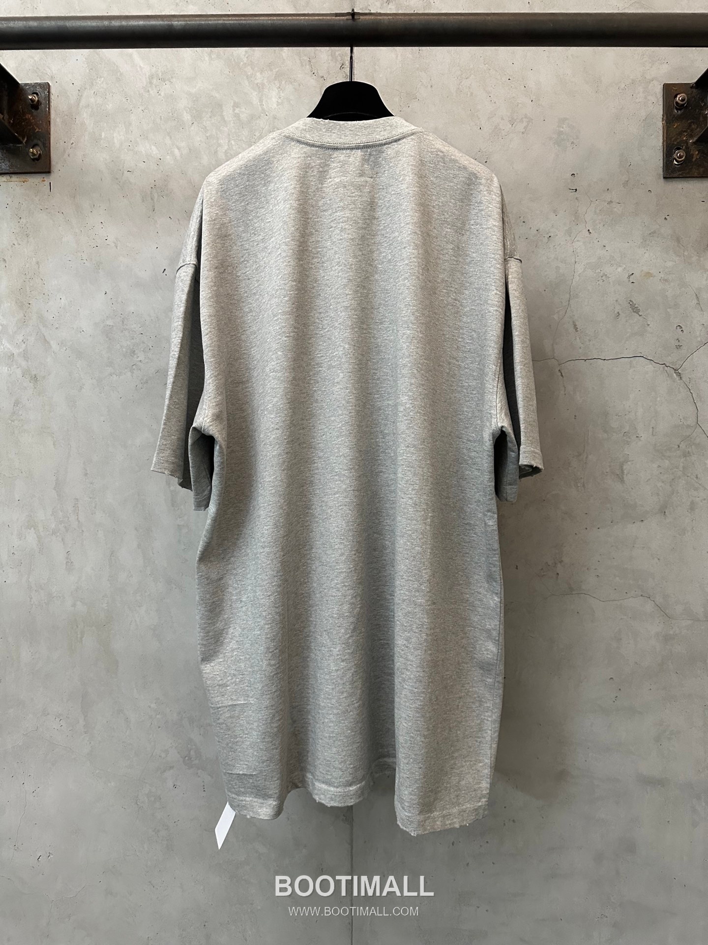 MM6 Maison Margiela 2026 S/S Cotton Foam Print Logo T-Shirt MM6메종마르지엘라 2026SS 코튼 발포 프린트 로고 티셔츠 2