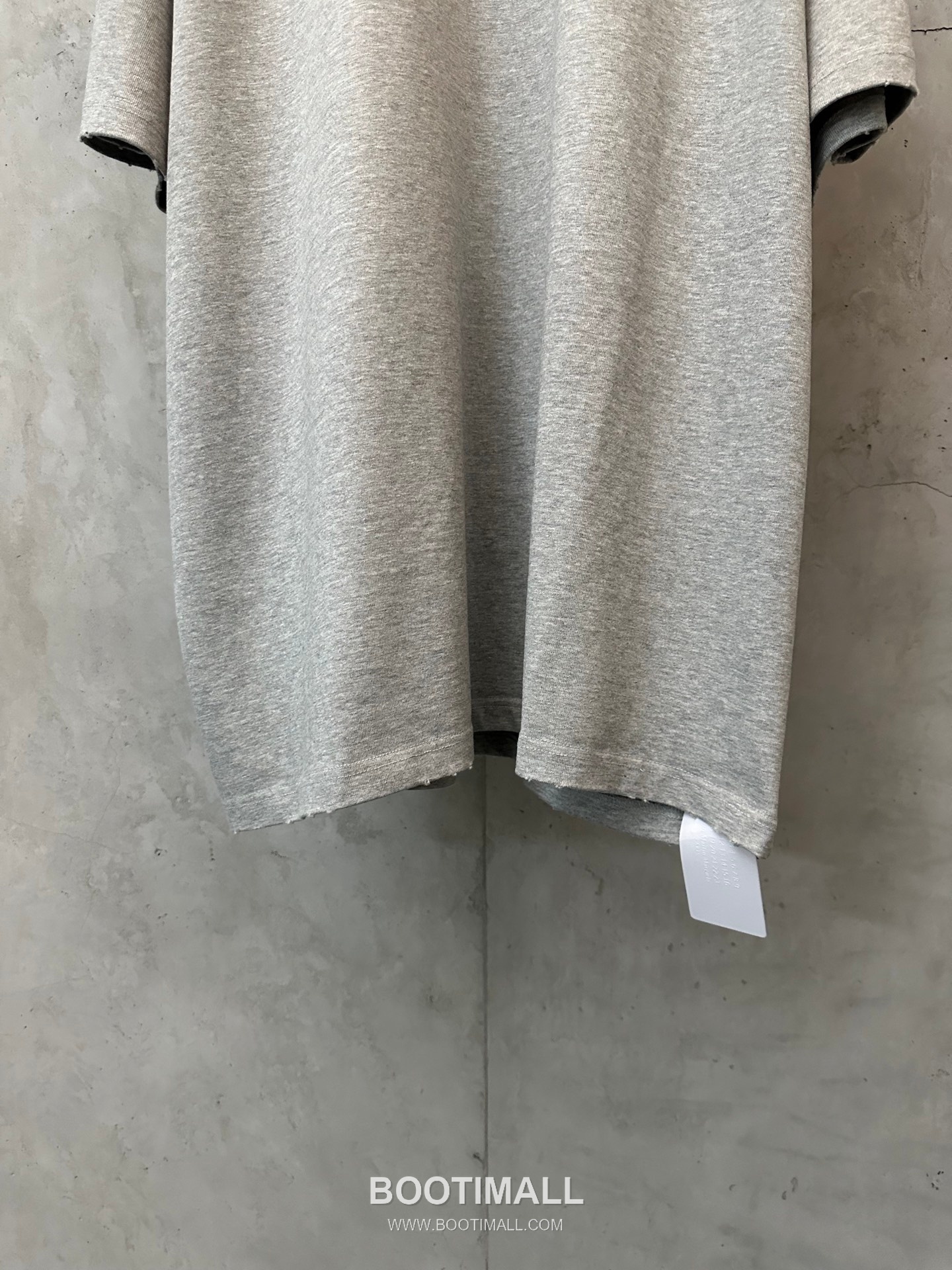 MM6 Maison Margiela 2026 S/S Cotton Foam Print Logo T-Shirt MM6메종마르지엘라 2026SS 코튼 발포 프린트 로고 티셔츠 4