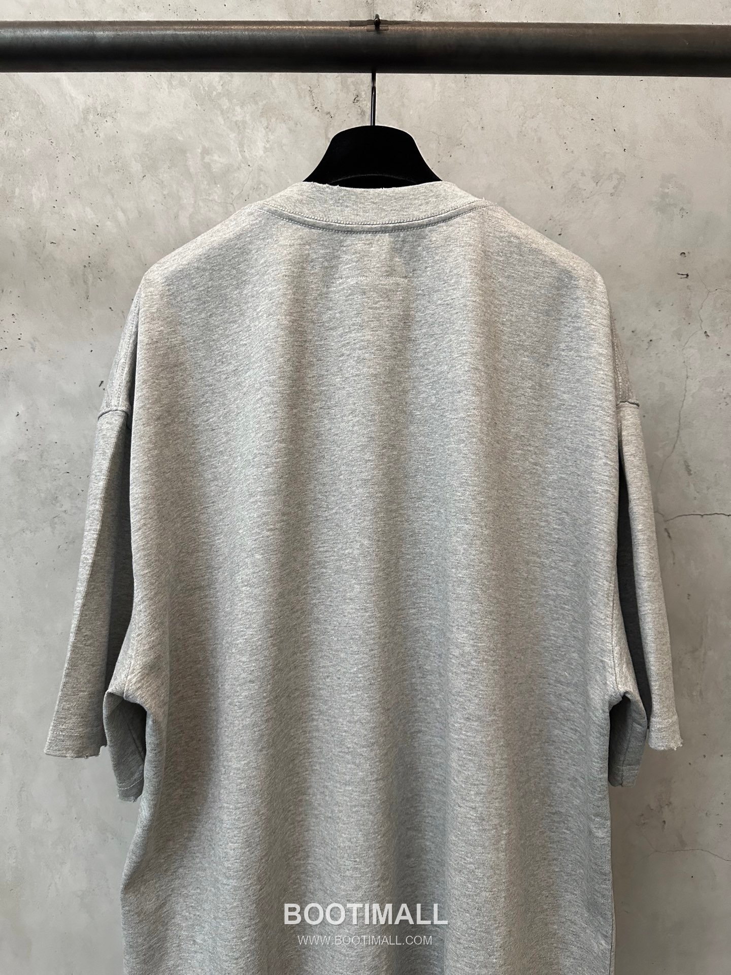 MM6 Maison Margiela 2026 S/S Cotton Foam Print Logo T-Shirt MM6메종마르지엘라 2026SS 코튼 발포 프린트 로고 티셔츠 5