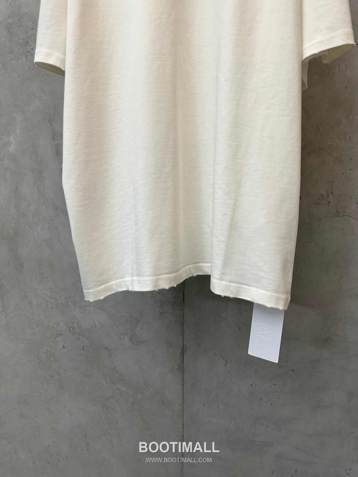 MM6 Maison Margiela 2026 S/S Cotton Foam Print Logo T-Shirt MM6메종마르지엘라 2026SS 코튼 발포 프린트 로고 티셔츠 4