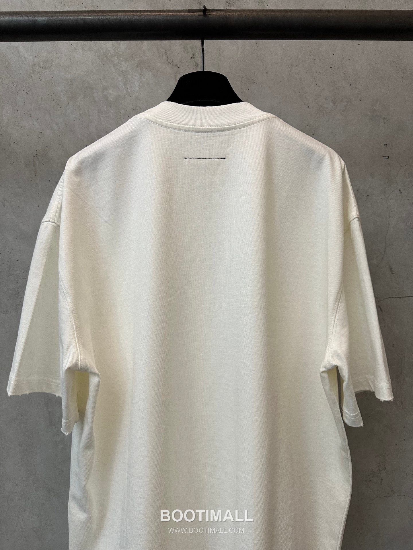 MM6 Maison Margiela 2026 S/S Cotton Foam Print Logo T-Shirt MM6메종마르지엘라 2026SS 코튼 발포 프린트 로고 티셔츠 5