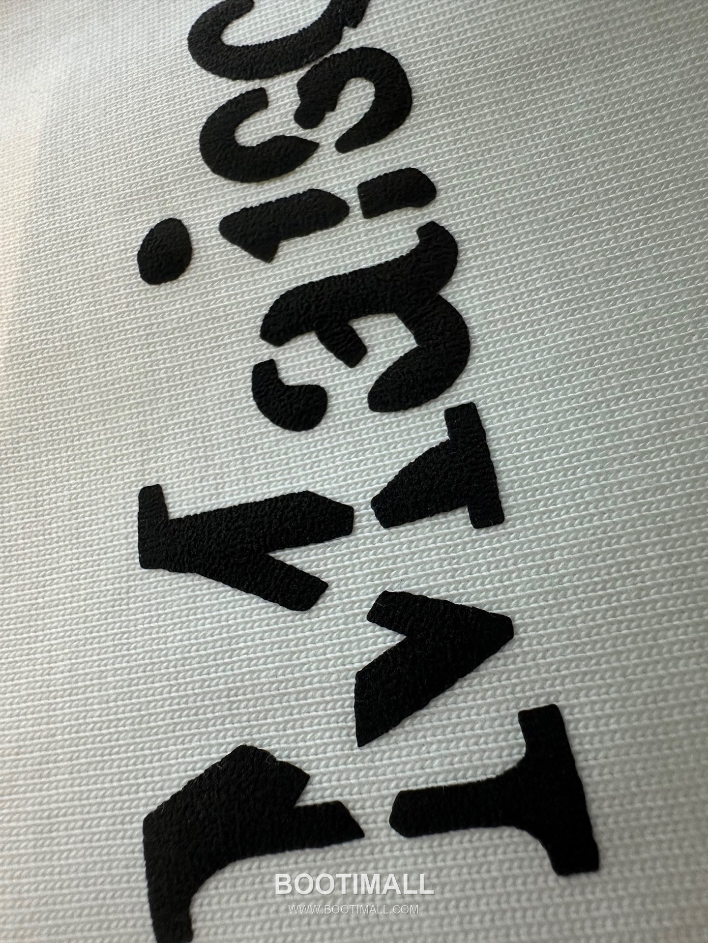 MM6 Maison Margiela 2026 S/S Cotton Foam Print Logo T-Shirt MM6메종마르지엘라 2026SS 코튼 발포 프린트 로고 티셔츠 8