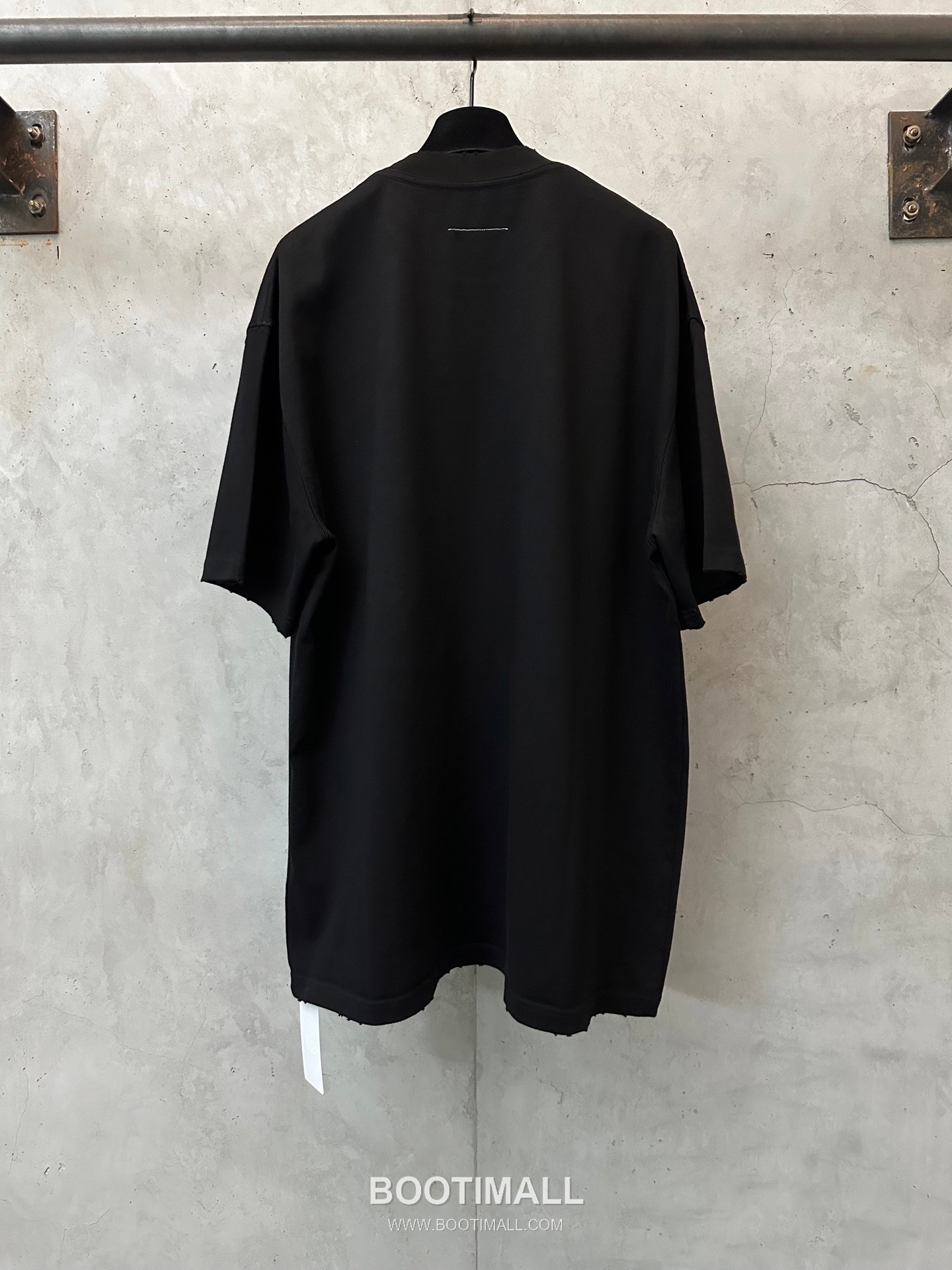 MM6 Maison Margiela 2026 S/S Cotton Foam Print Logo T-Shirt MM6메종마르지엘라 2026SS 코튼 발포 프린트 로고 티셔츠 2