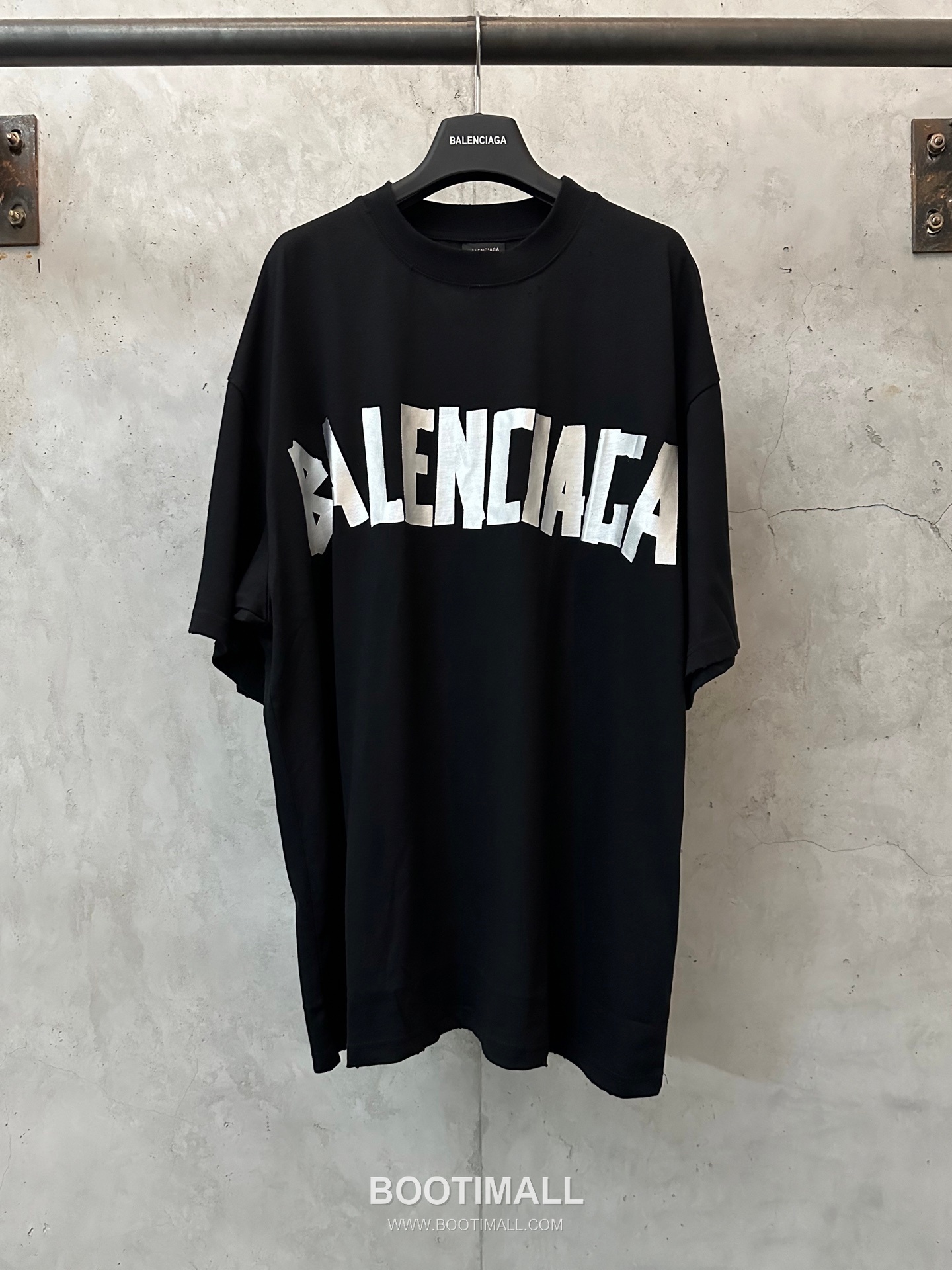 Balenciaga 2024 S/S Cotton Tape Print Distressed T-Shirt 발렌시아가 2024SS 코튼 테이프 프린트 디스트로이드 티셔츠 1