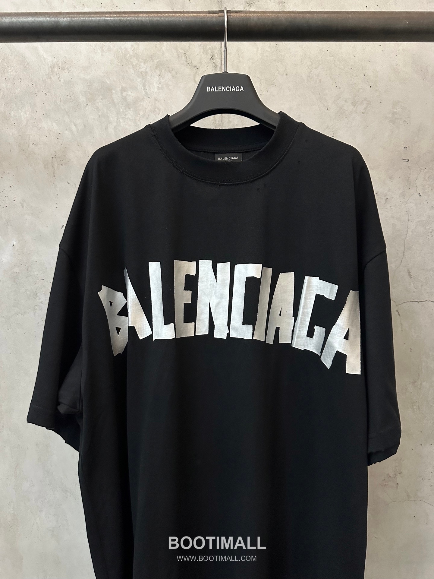 Balenciaga 2024 S/S Cotton Tape Print Distressed T-Shirt 발렌시아가 2024SS 코튼 테이프 프린트 디스트로이드 티셔츠 3