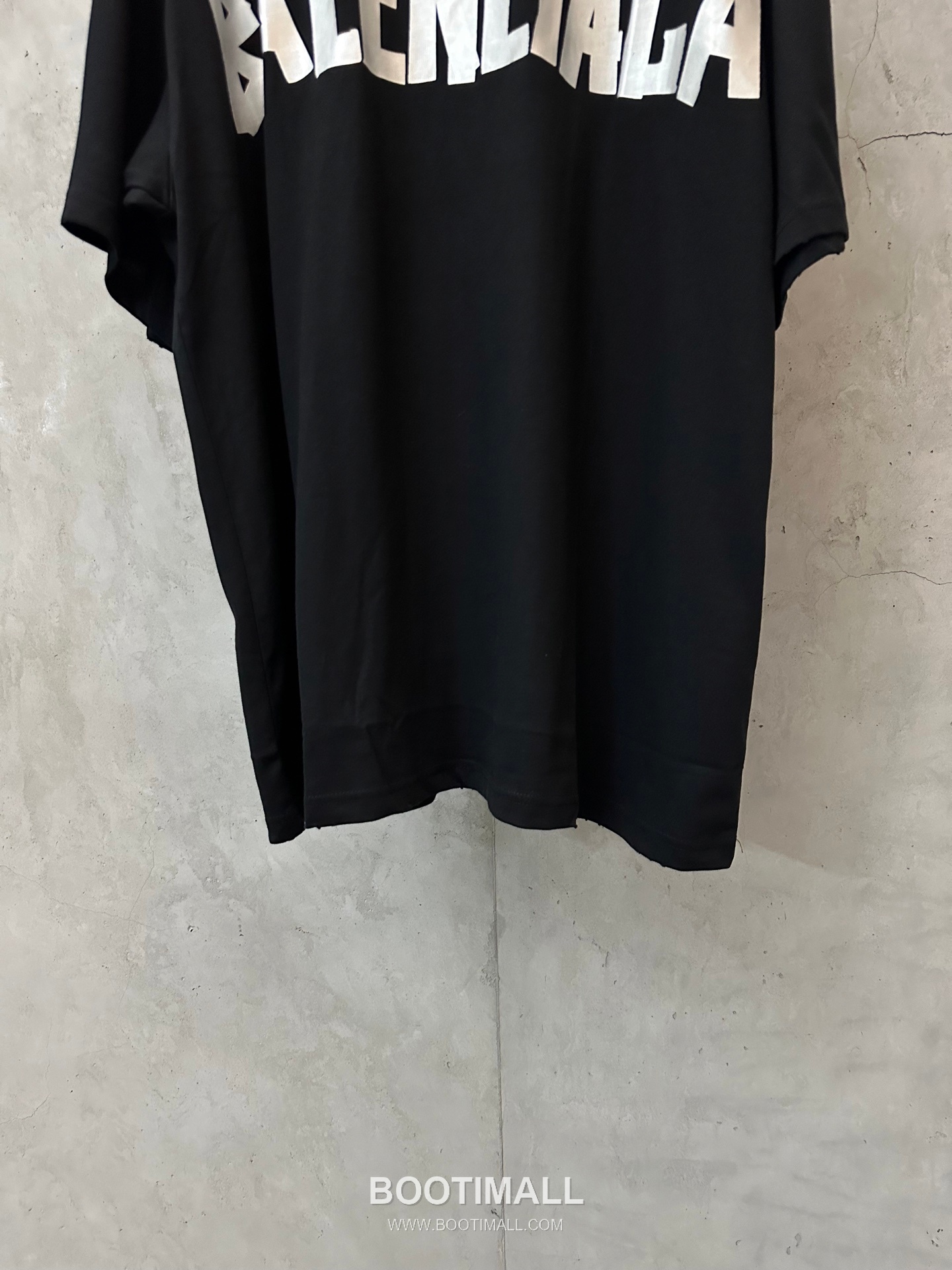 Balenciaga 2024 S/S Cotton Tape Print Distressed T-Shirt 발렌시아가 2024SS 코튼 테이프 프린트 디스트로이드 티셔츠 4