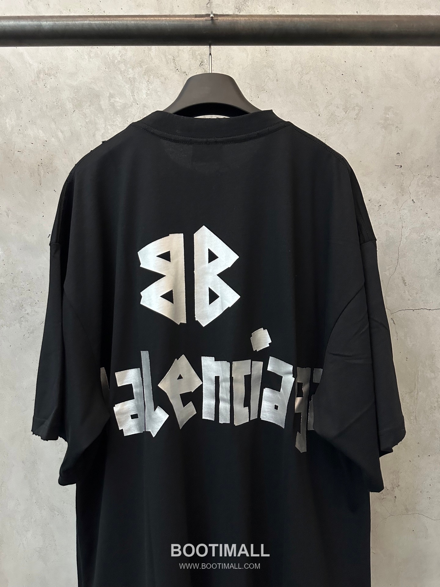 Balenciaga 2024 S/S Cotton Tape Print Distressed T-Shirt 발렌시아가 2024SS 코튼 테이프 프린트 디스트로이드 티셔츠 5