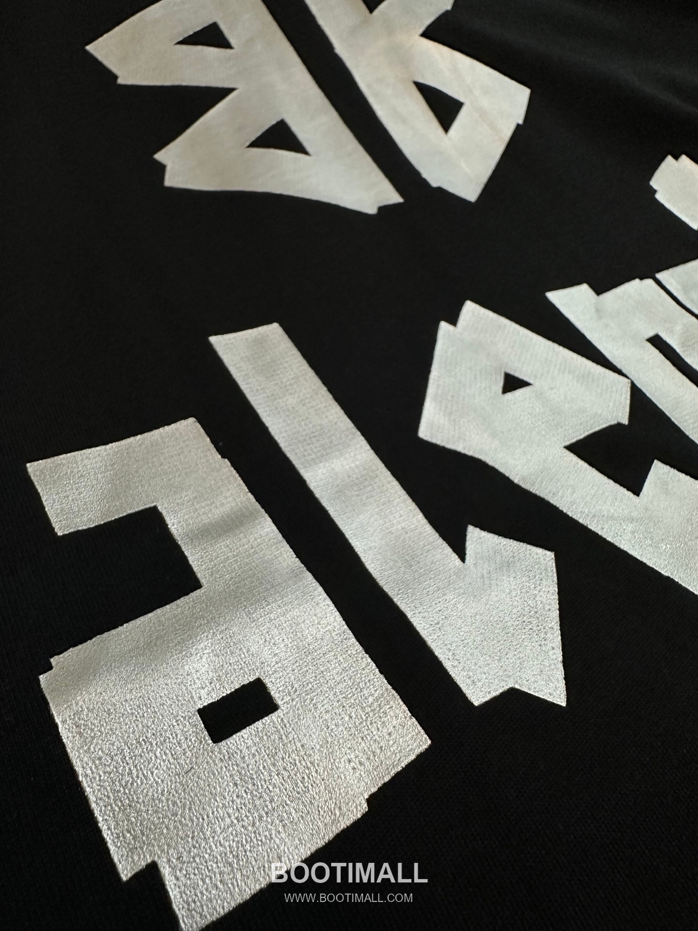 Balenciaga 2024 S/S Cotton Tape Print Distressed T-Shirt 발렌시아가 2024SS 코튼 테이프 프린트 디스트로이드 티셔츠 8