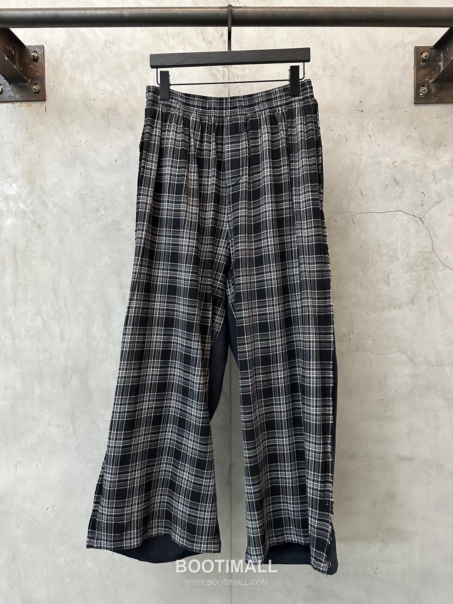 Balenciaga 2026 S/S Cotton Blend Check Patchwork Pants 발렌시아가 2026SS 코튼 혼방 체크 패치워크 팬츠 1
