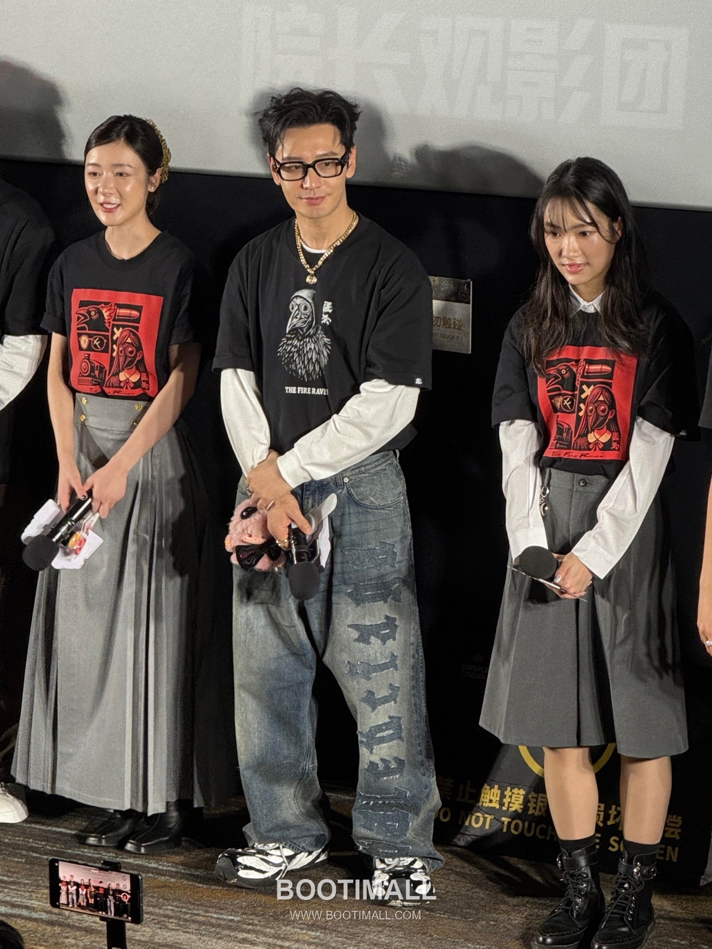 Balenciaga 2026 S/S Cotton Denim Distressed Patch Embroidered Pants 발렌시아가 2026SS 코튼 데님 디스트로이드 패치 자수 팬츠 4