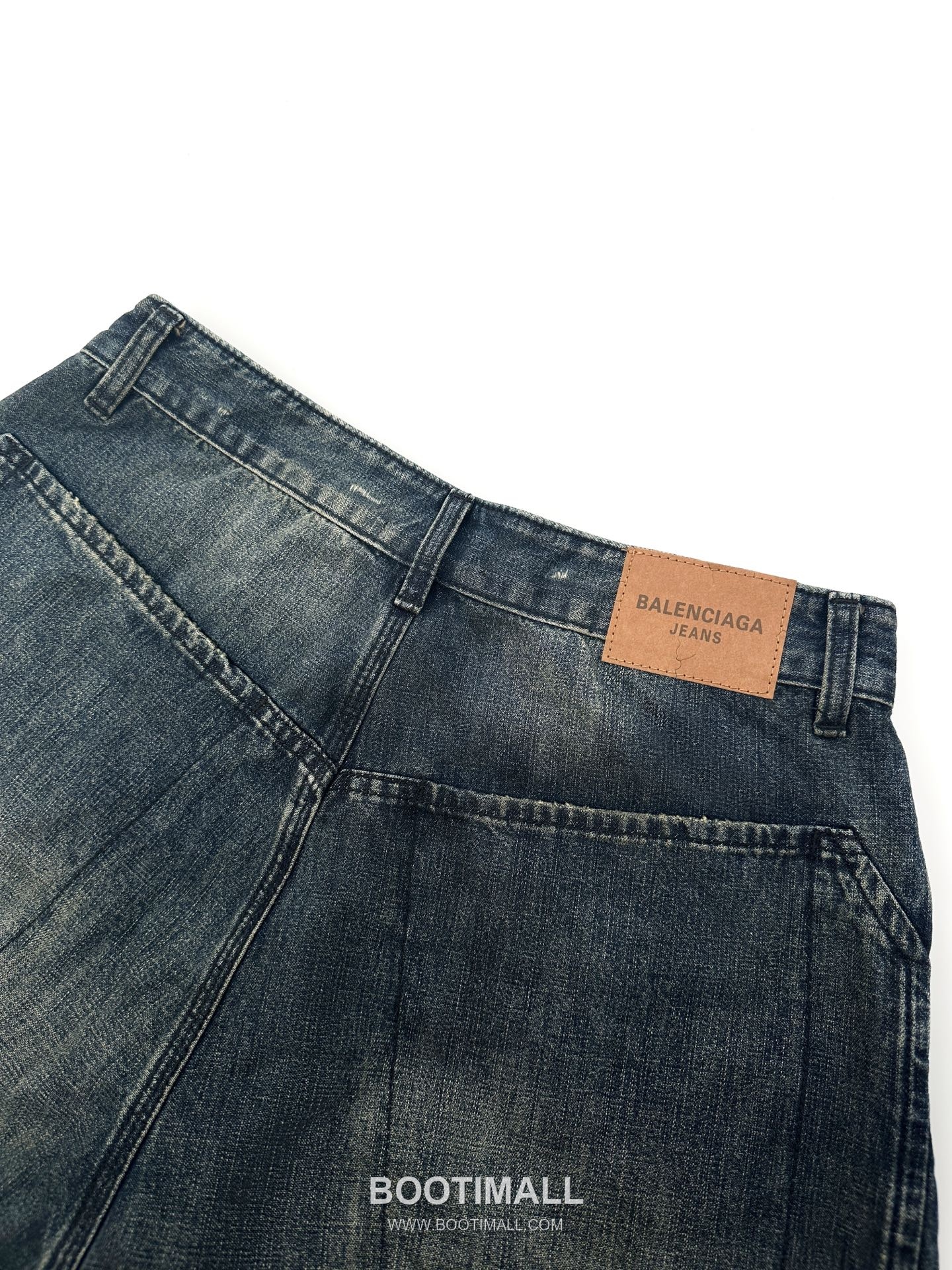 Balenciaga 2026 S/S Cotton Denim Distressed Patch Embroidered Pants 발렌시아가 2026SS 코튼 데님 디스트로이드 패치 자수 팬츠 14