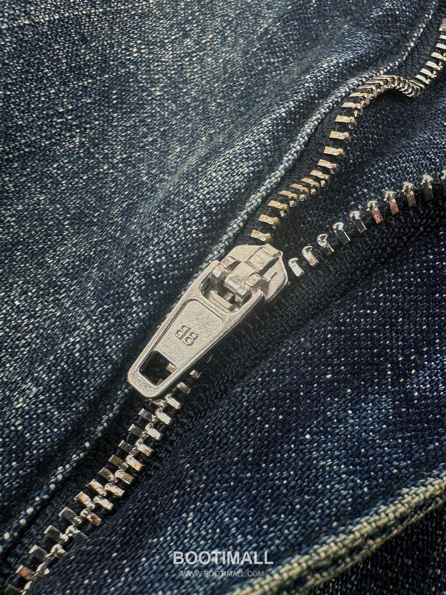 Balenciaga 2026 S/S Cotton Denim Distressed Patch Embroidered Pants 발렌시아가 2026SS 코튼 데님 디스트로이드 패치 자수 팬츠 18