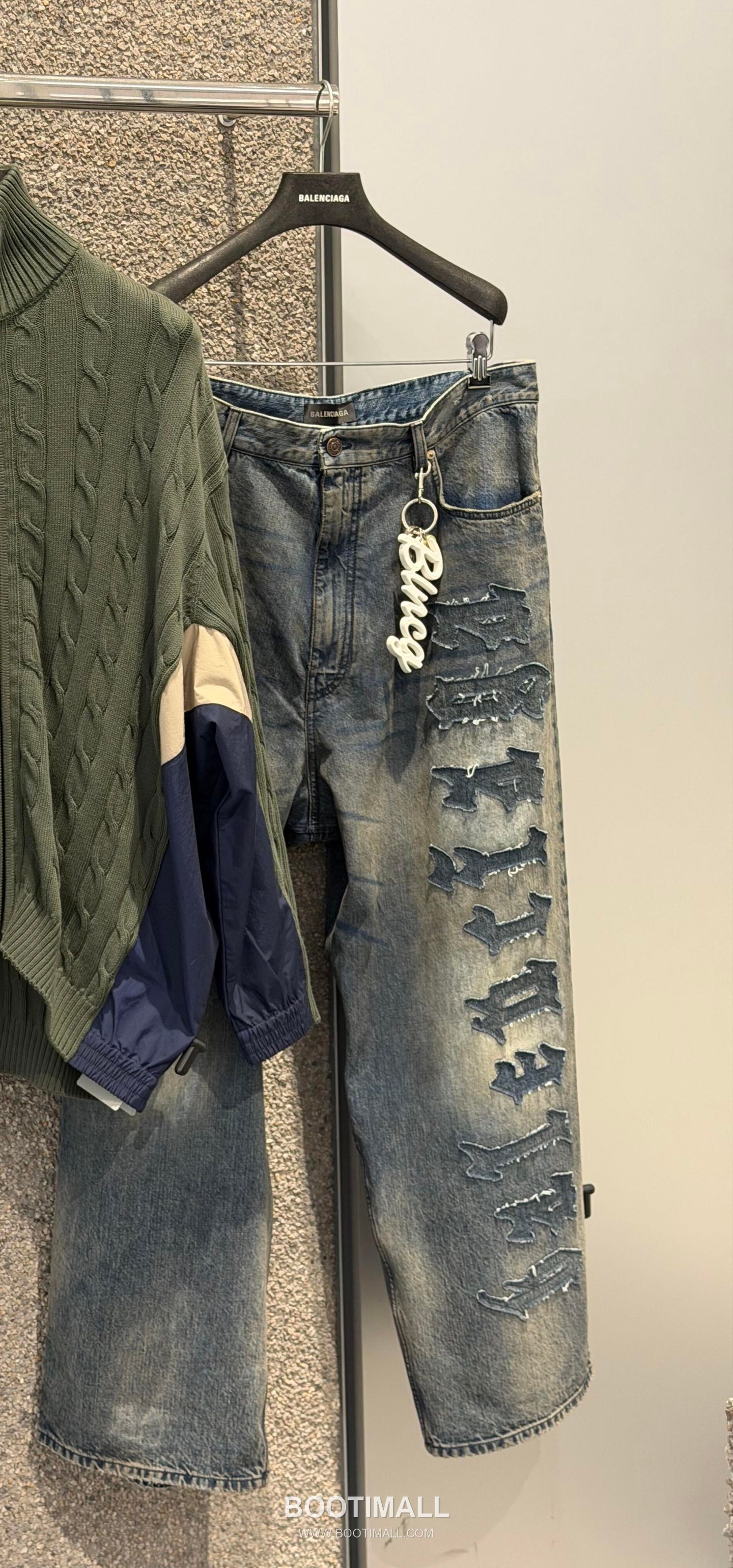 Balenciaga 2026 S/S Cotton Denim Distressed Patch Embroidered Pants 발렌시아가 2026SS 코튼 데님 디스트로이드 패치 자수 팬츠 22