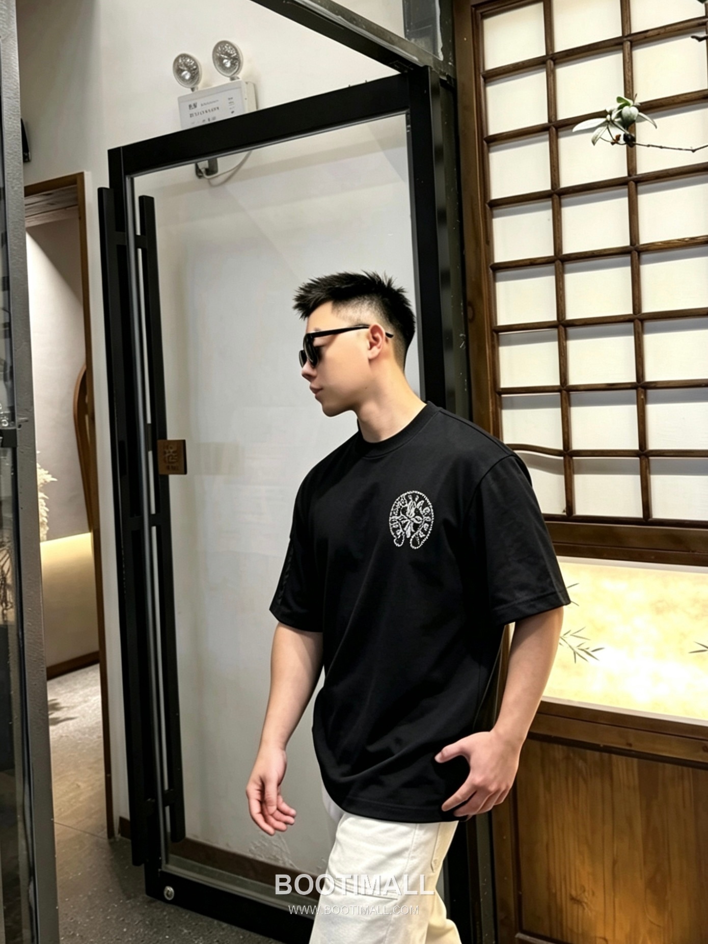 Chrome Hearts 2026 S/S Cotton Horseshoe Embroidered Crystal T-Shirt 크롬하츠 2026SS 코튼 말굽 자수 크리스탈 티셔츠 3