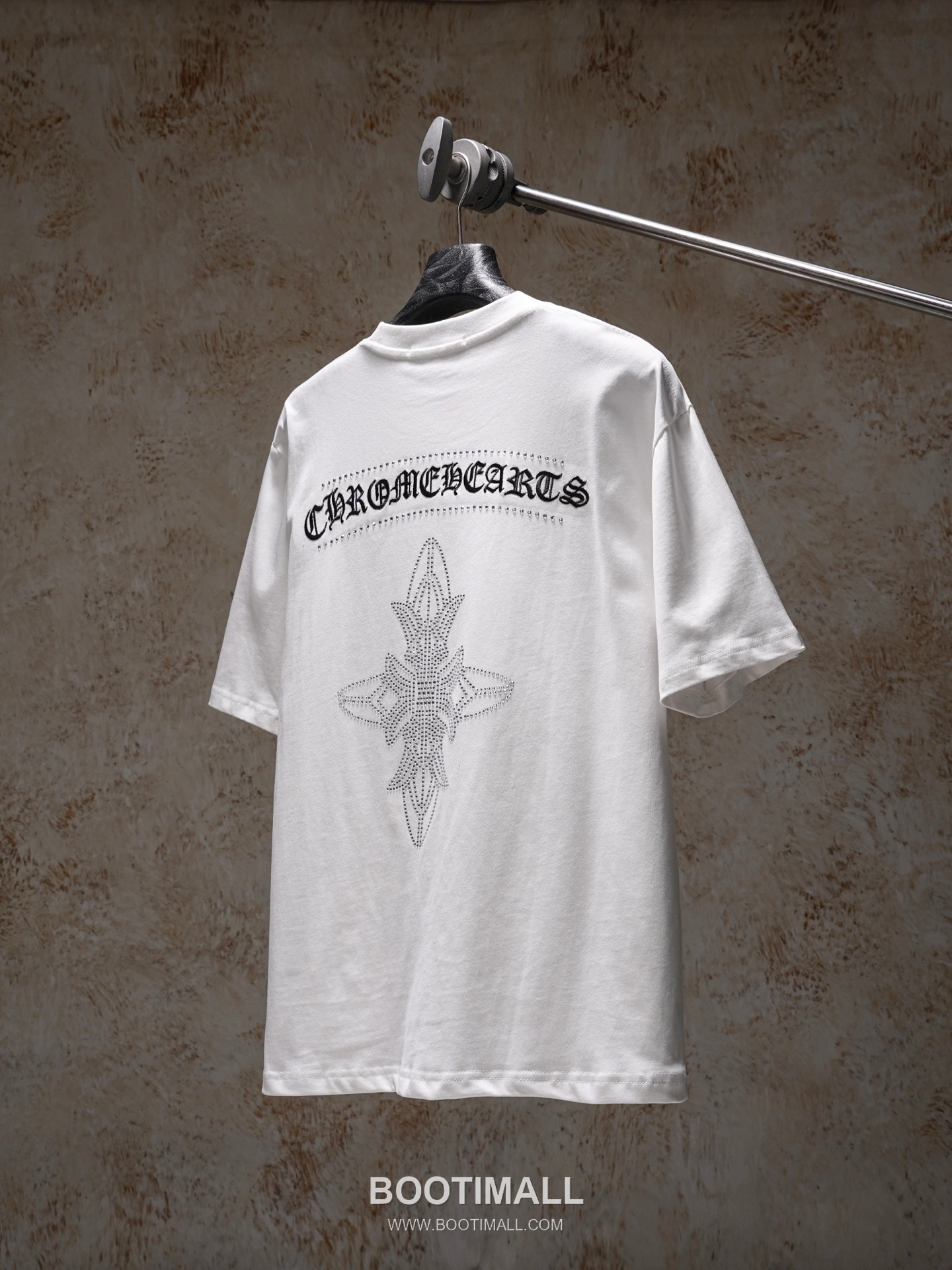 Chrome Hearts 2026 S/S Cotton Horseshoe Embroidered Crystal T-Shirt 크롬하츠 2026SS 코튼 말굽 자수 크리스탈 티셔츠 2